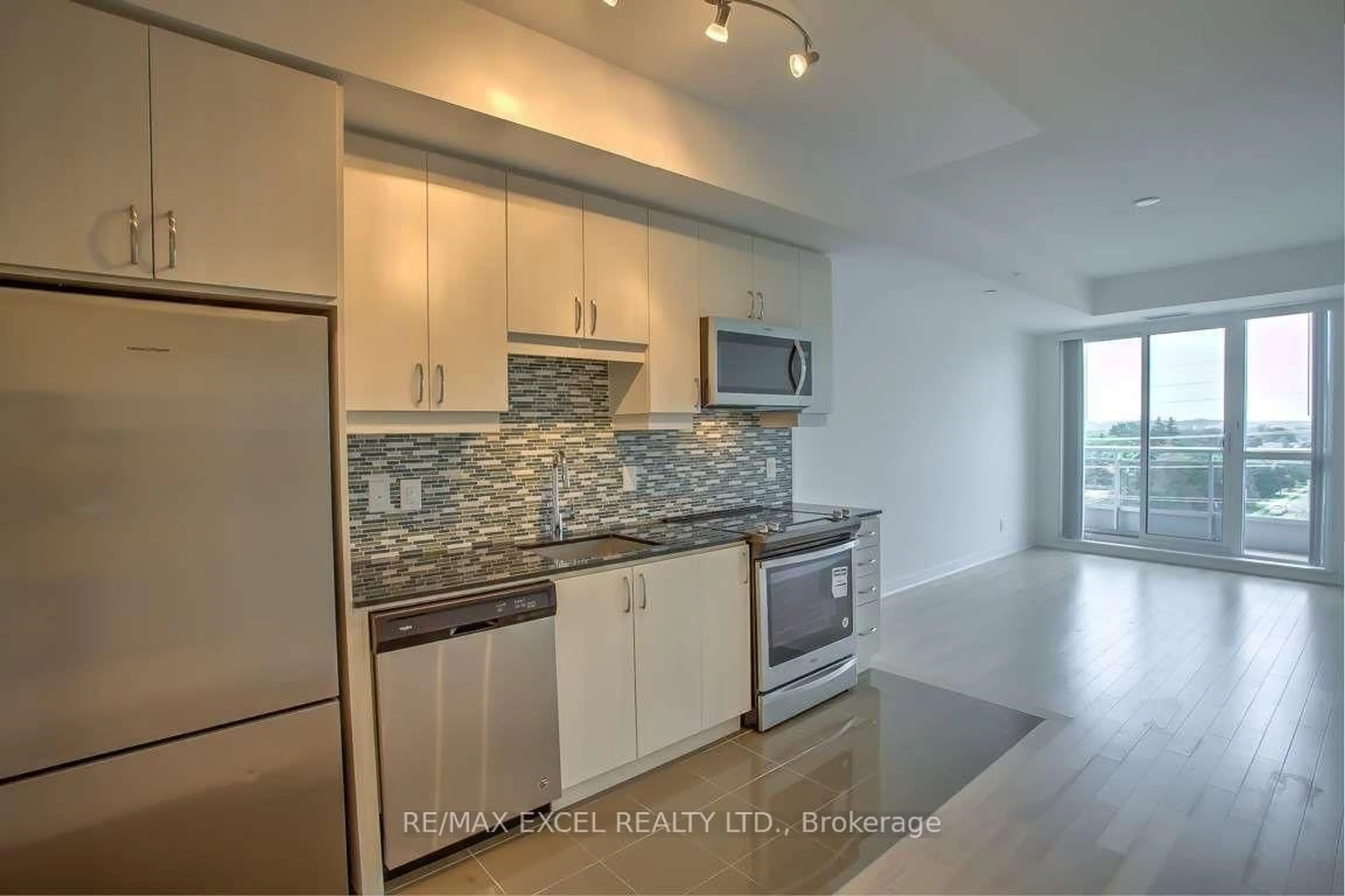 Standard kitchen, unknown for 9191 Yonge St #605, Richmond Hill Ontario L4C 1E2
