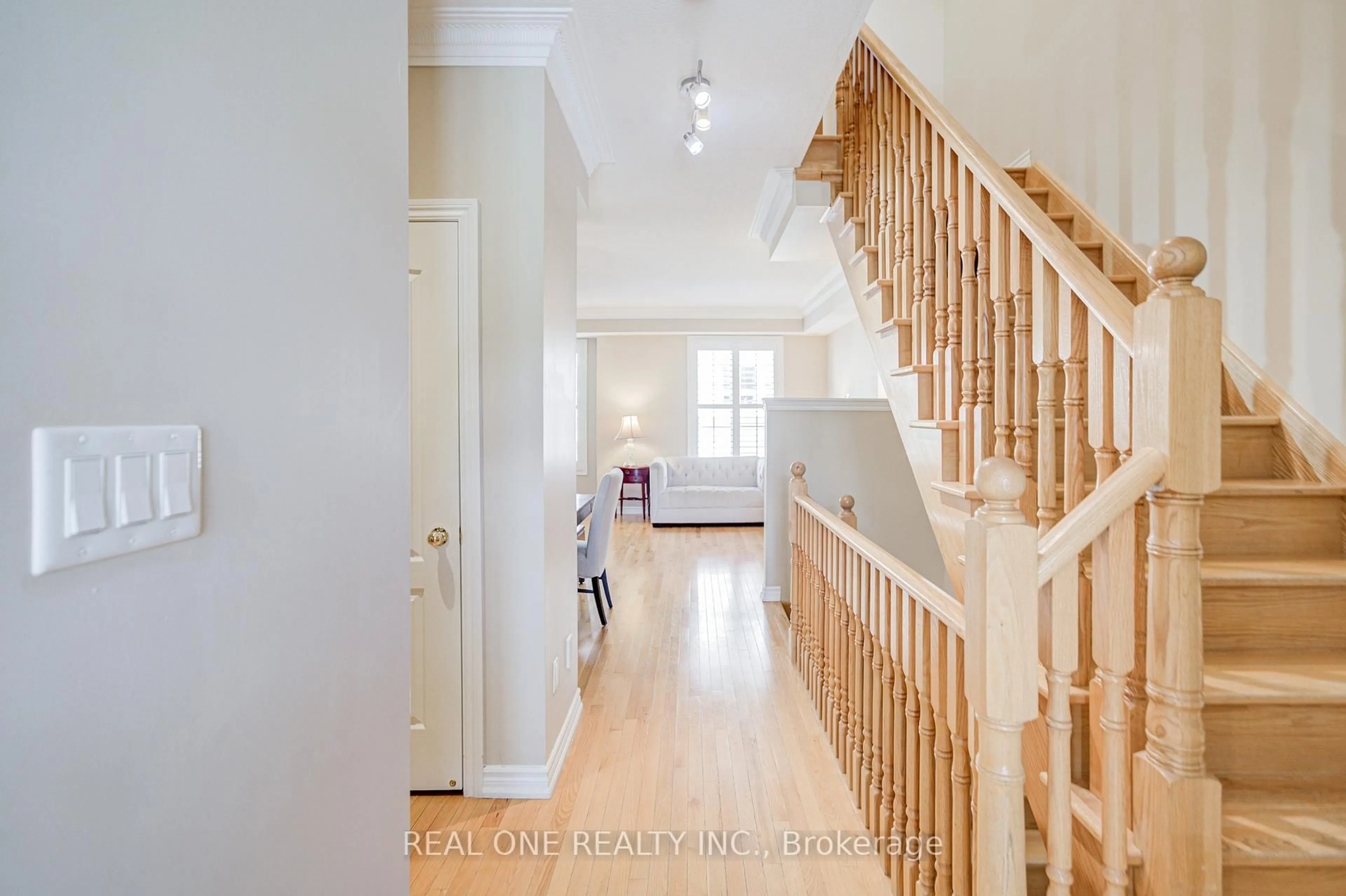 Unknown for 9 Ruskov Lane, Markham Ontario L6C 0P1