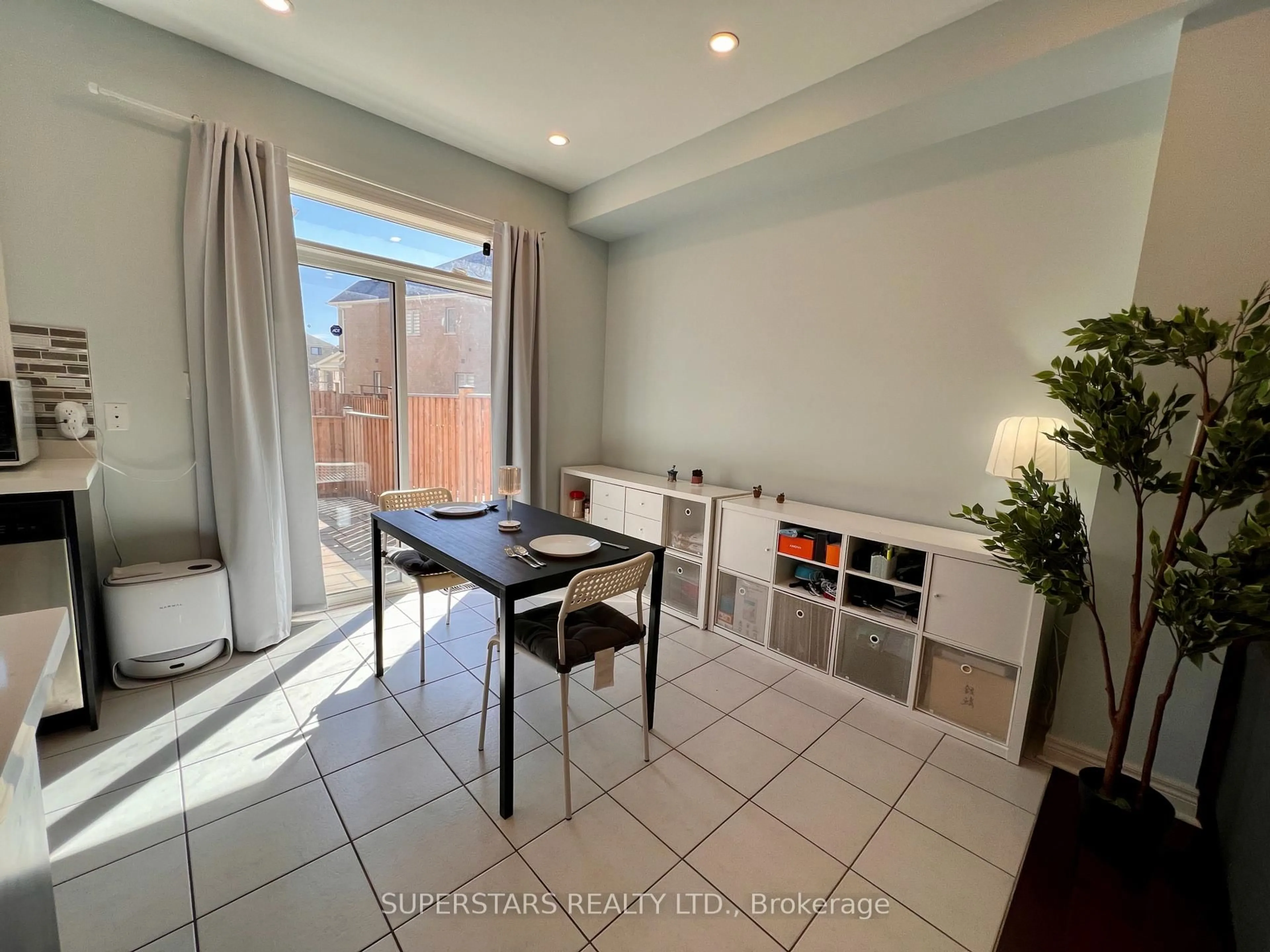 A pic of a room for 43 Radial Dr, Aurora Ontario L4G 0Z8