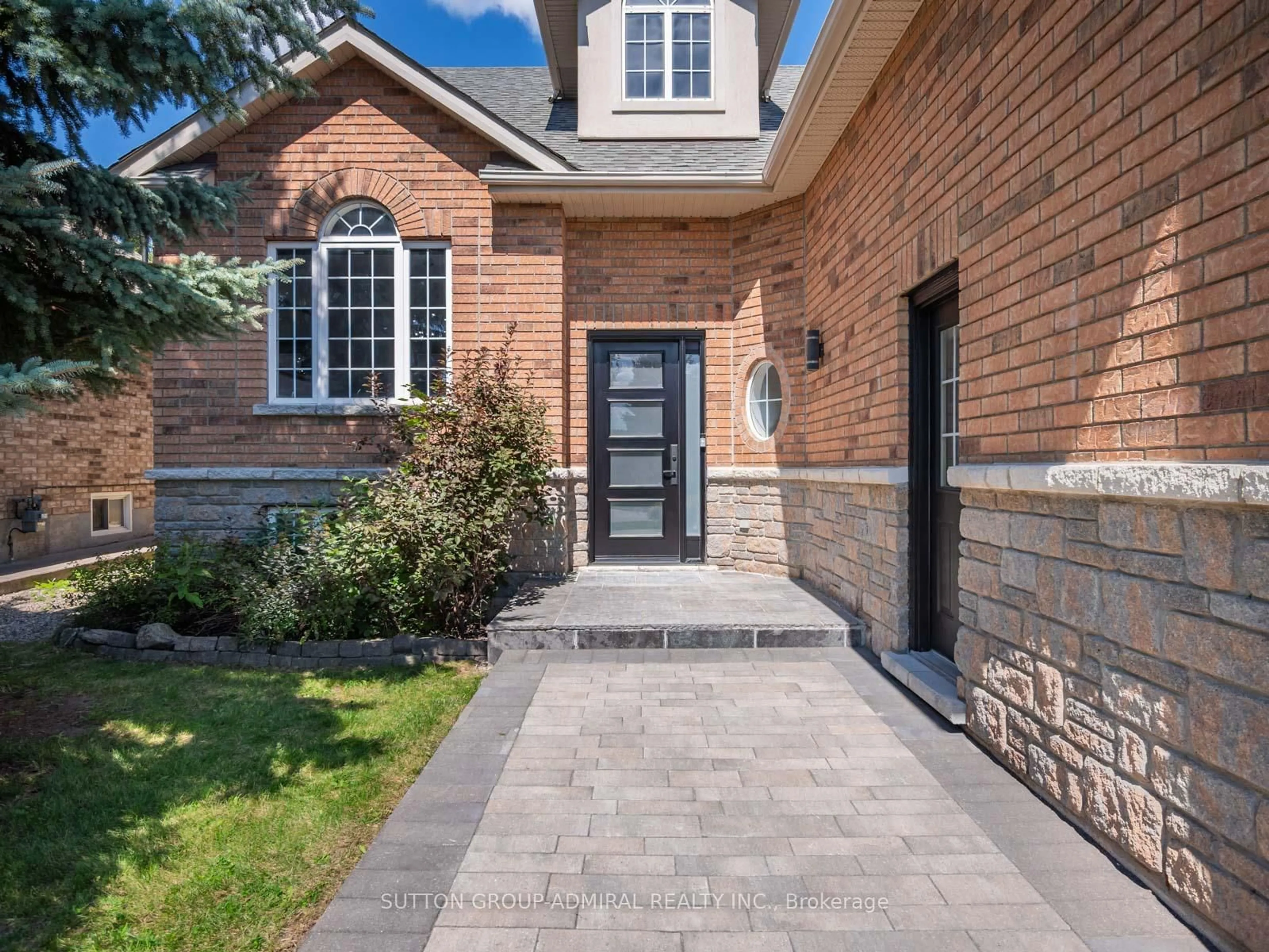 Home with brick exterior material, street for 62 Gardiner Dr, Bradford West Gwillimbury Ontario L3Z 3E9