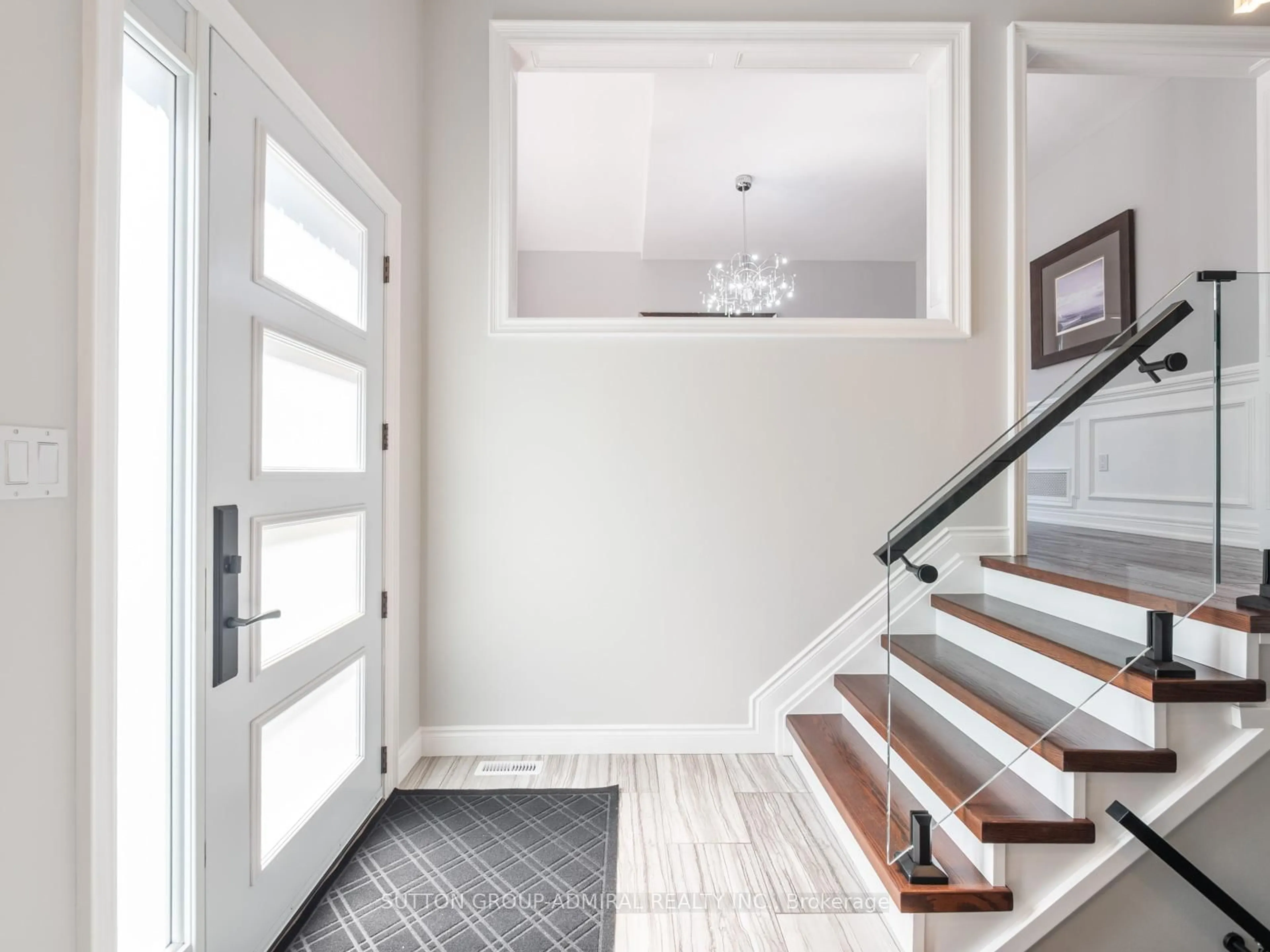 Indoor entryway for 62 Gardiner Dr, Bradford West Gwillimbury Ontario L3Z 3E9