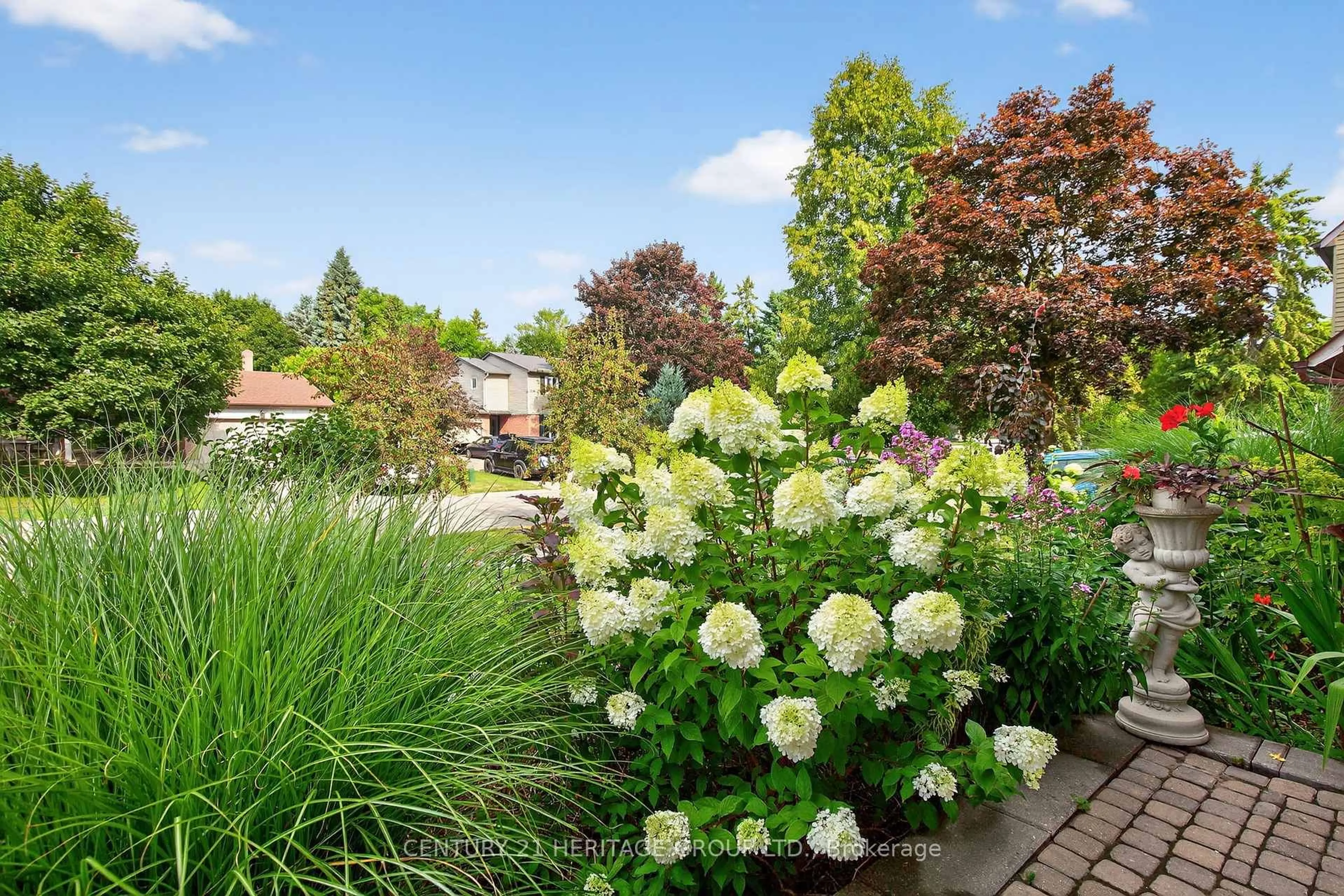 Patio, water/lake/river/ocean view for 57 Stoddart Dr, Aurora Ontario L4G 2G4