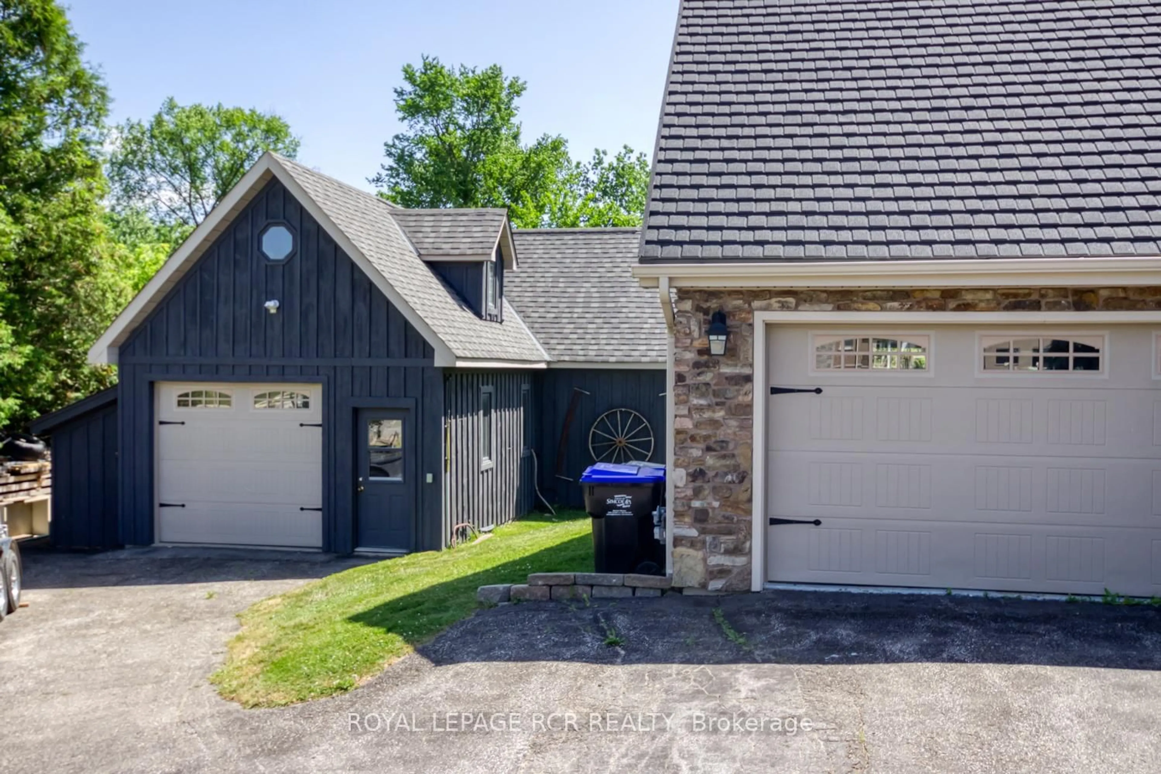 Indoor garage for 2163 Concession 8 Rd, Adjala-Tosorontio Ontario L0G 1W0