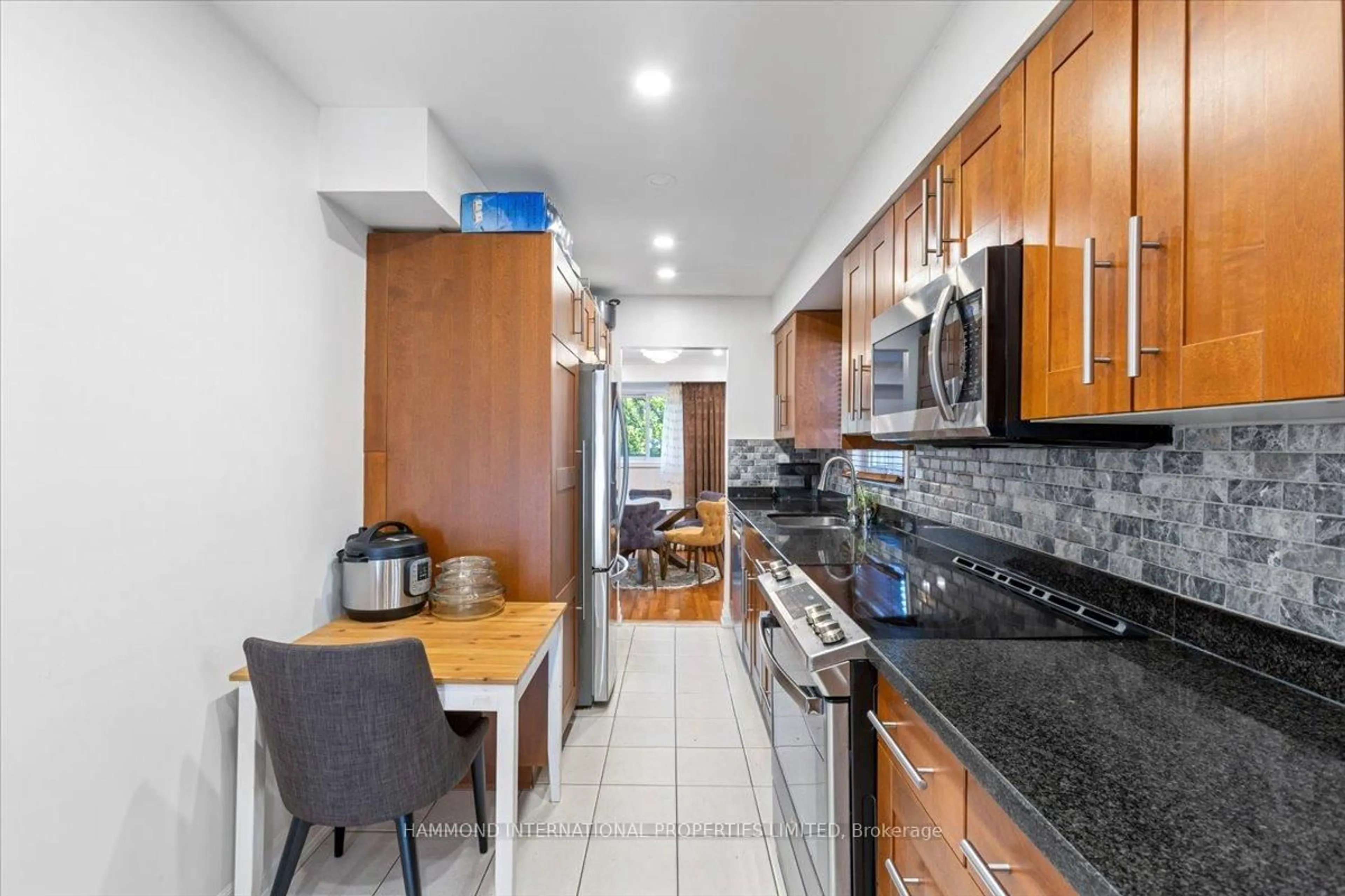 Standard kitchen, ceramic/tile floor for 14 Baywood Crt, Markham Ontario L3T 5W3