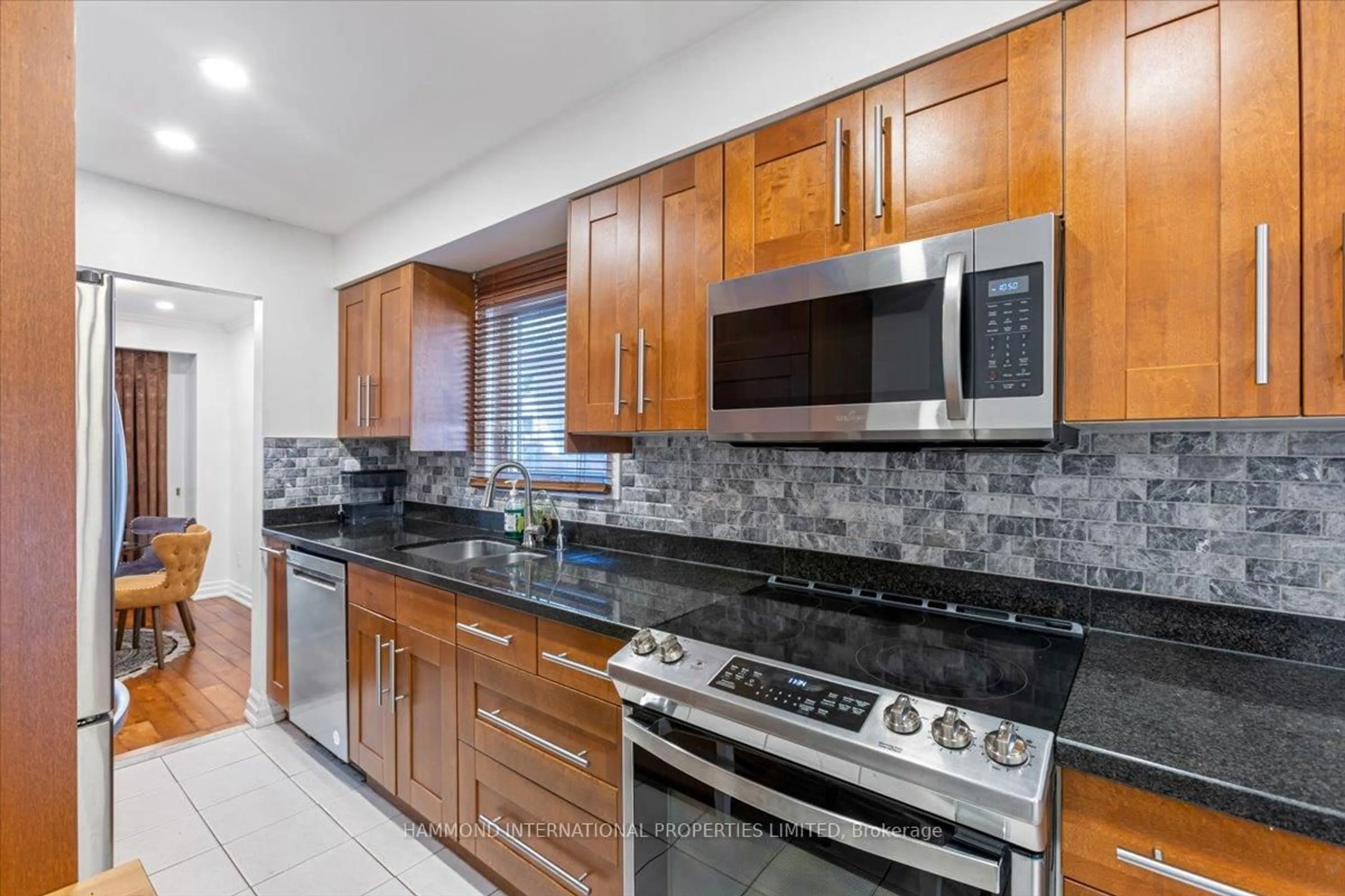 Standard kitchen, ceramic/tile floor for 14 Baywood Crt, Markham Ontario L3T 5W3