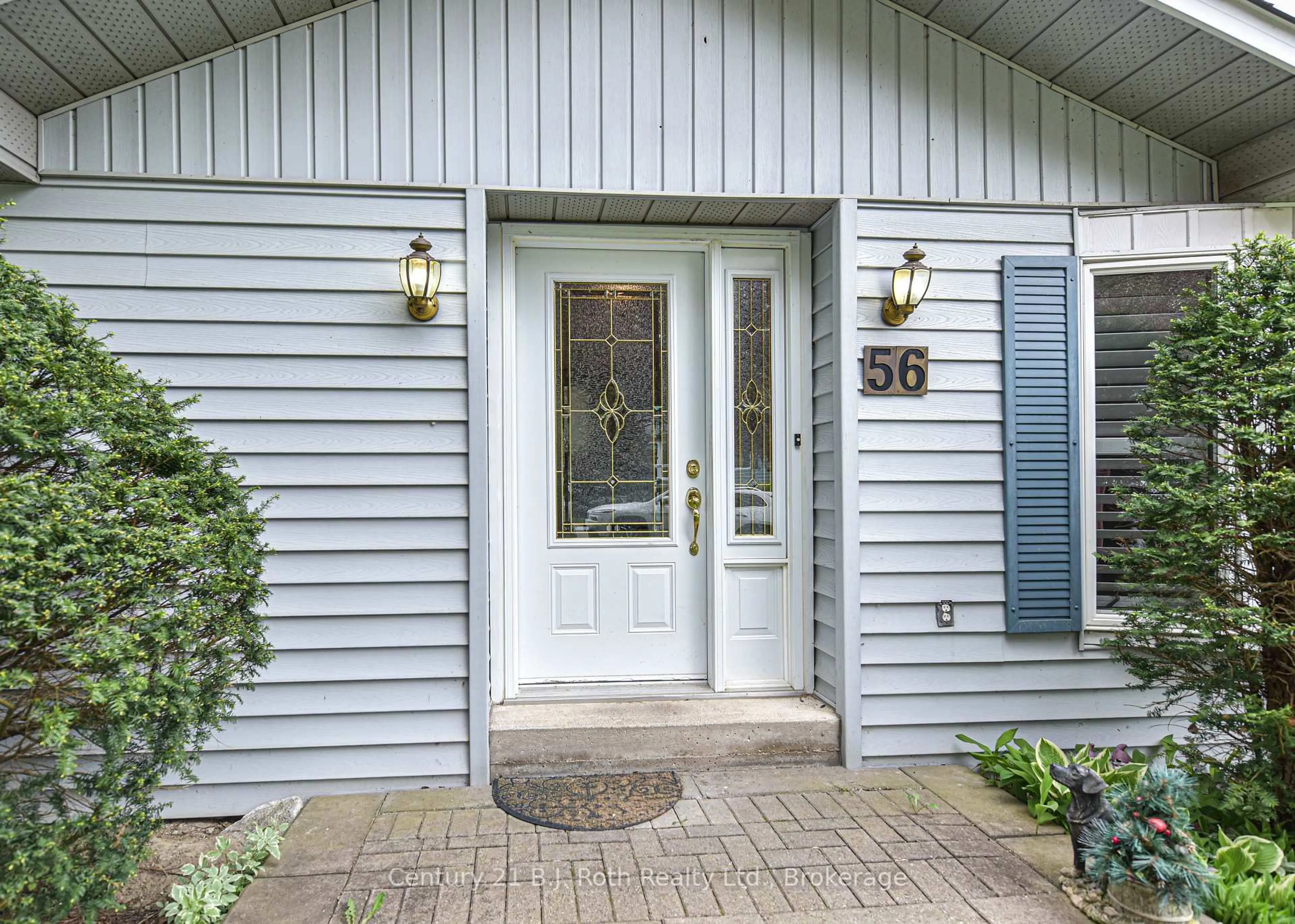 Indoor entryway for 56 TECUMSETH PINES Dr, New Tecumseth Ontario L0G 1W0