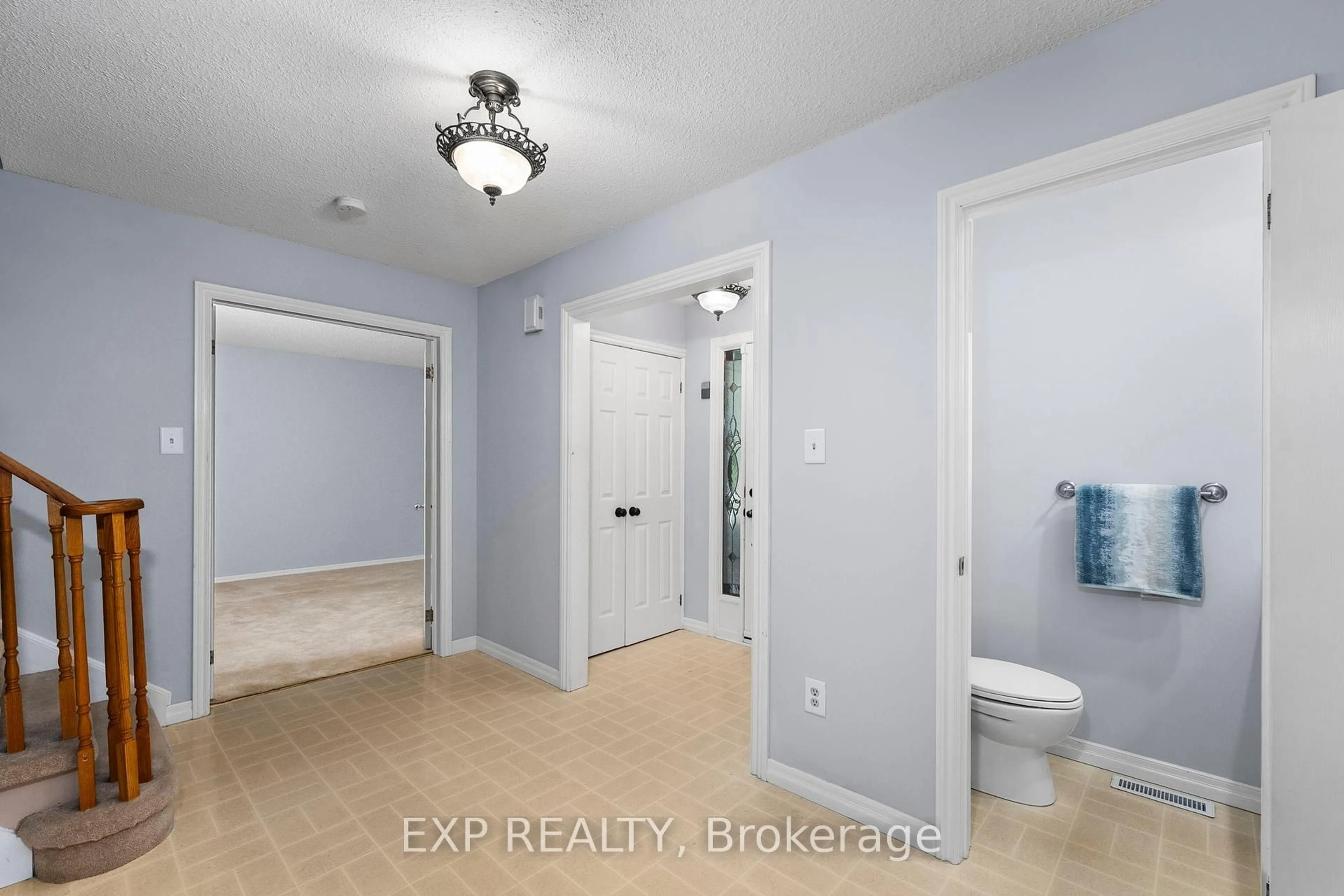 Unknown for 56 Manning Cres, Newmarket Ontario L3Y 6H4