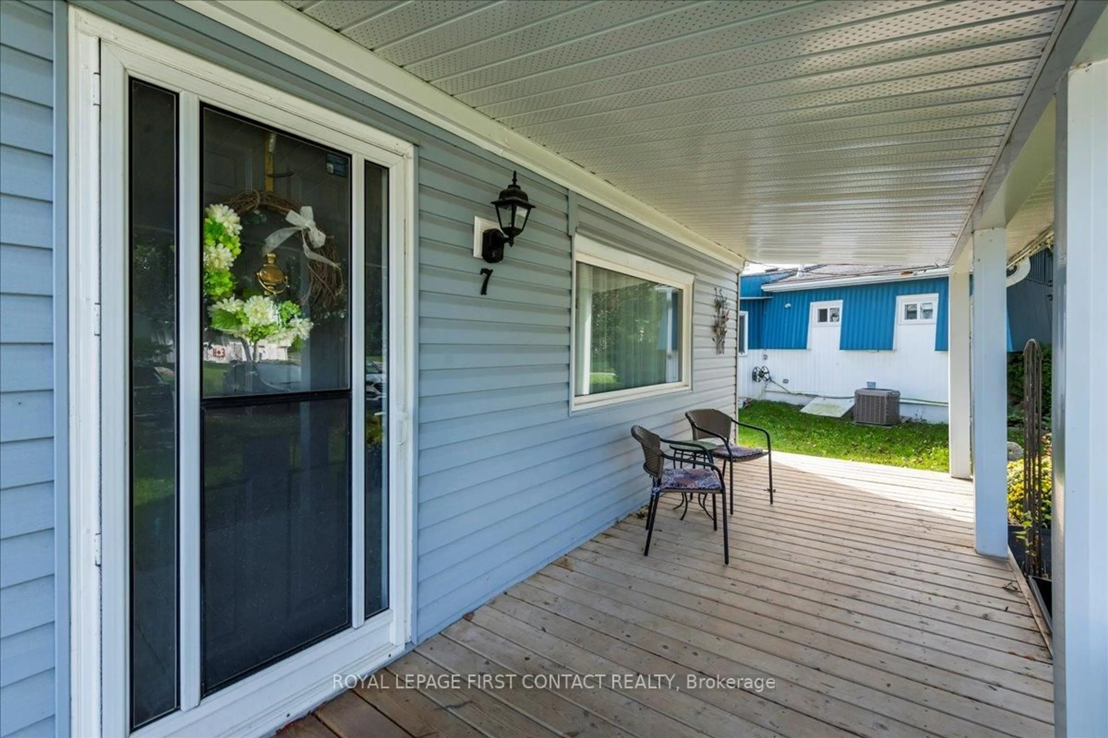 Unknown for 7 Flora Crt, Innisfil Ontario L9S 1R4