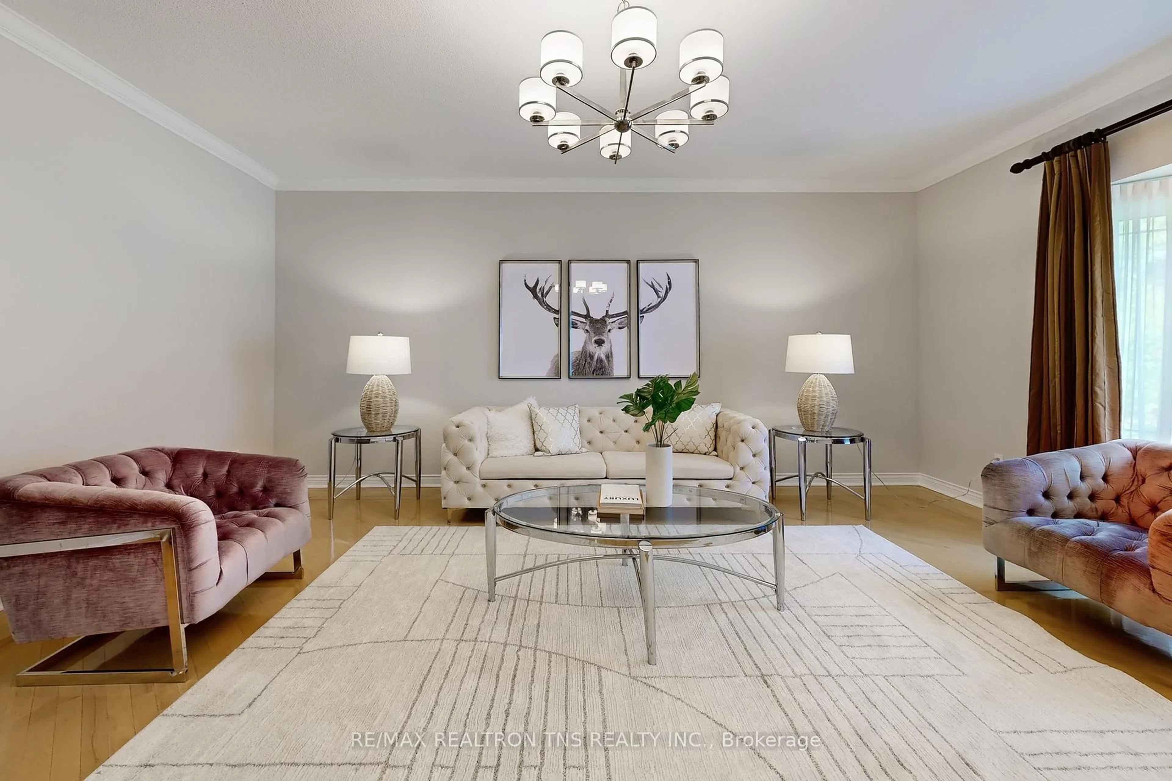 Living room with furniture, unknown for 56 Wingate Cres, Richmond Hill Ontario L4B 3J3