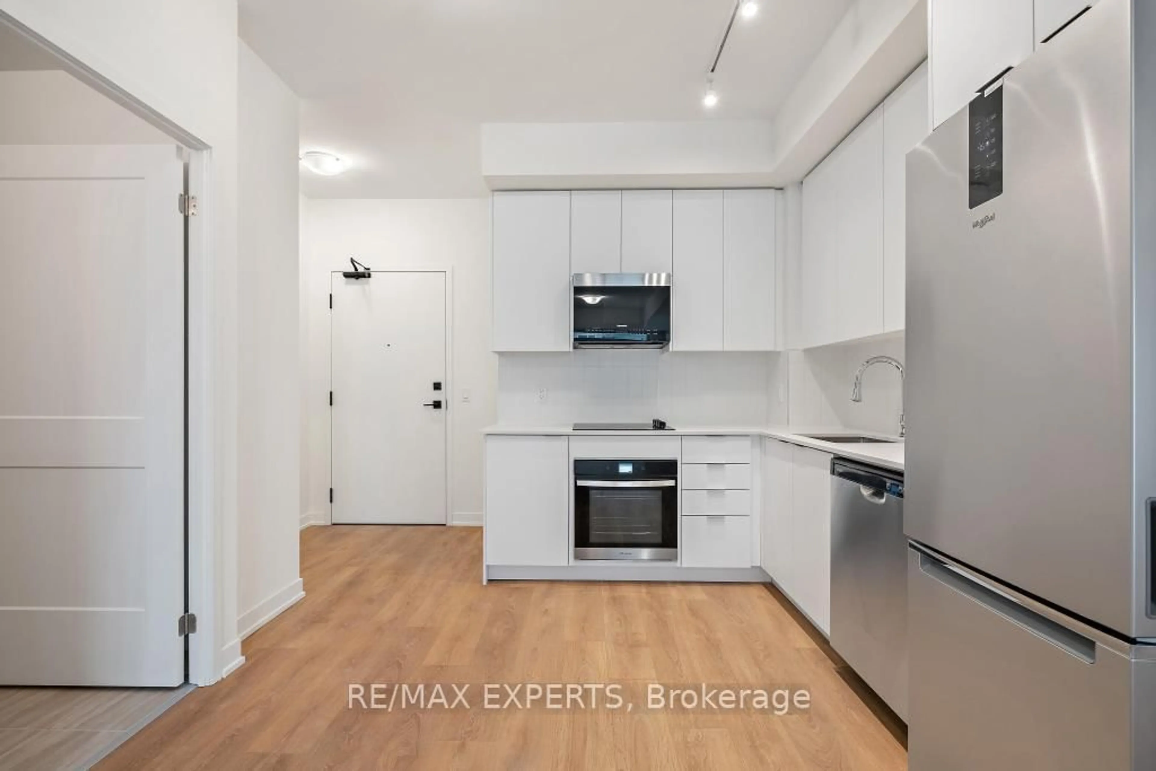 Standard kitchen, unknown for 10 Abeja St #1414, Vaughan Ontario L4K 0R4