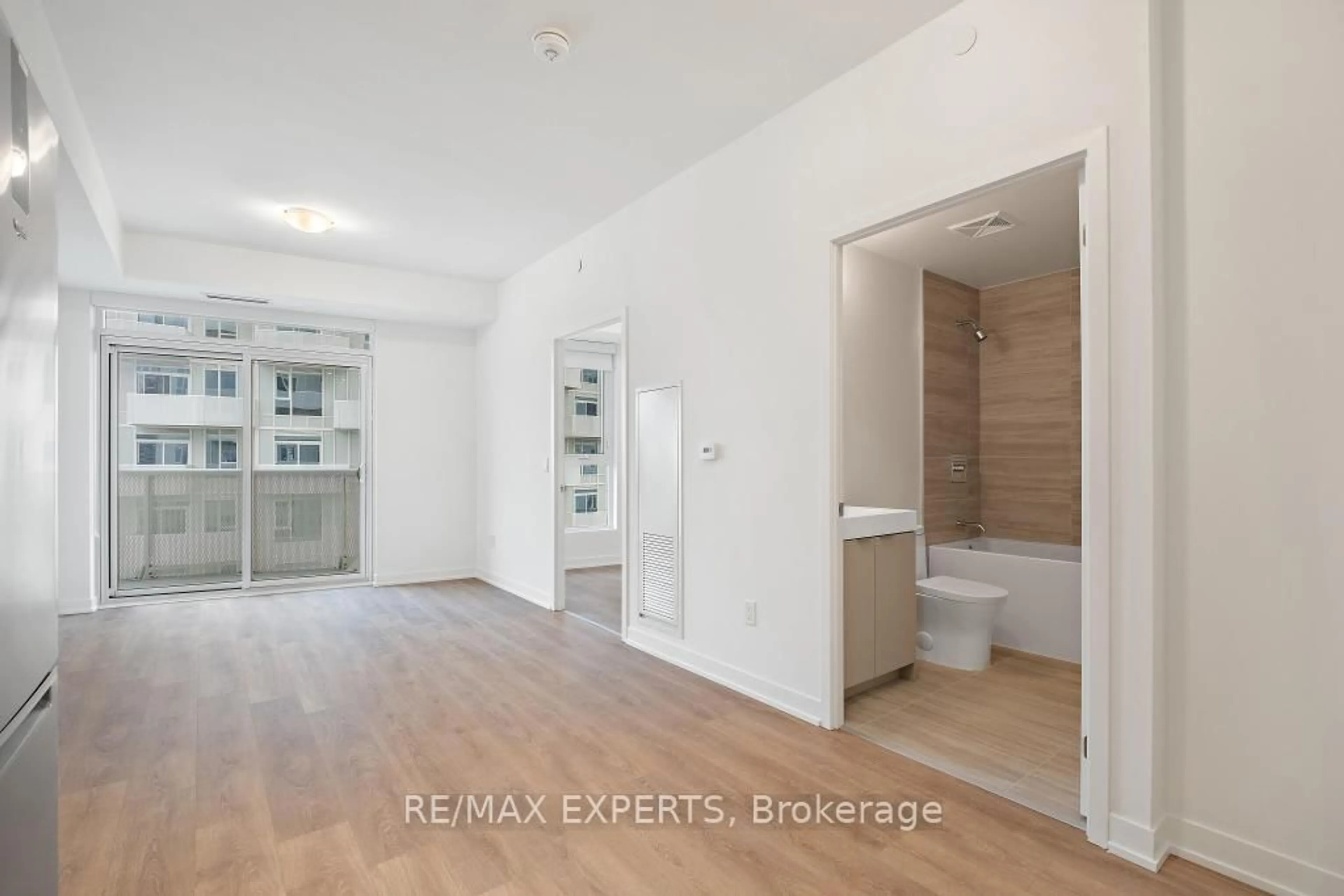 Unknown for 10 Abeja St #1414, Vaughan Ontario L4K 0R4