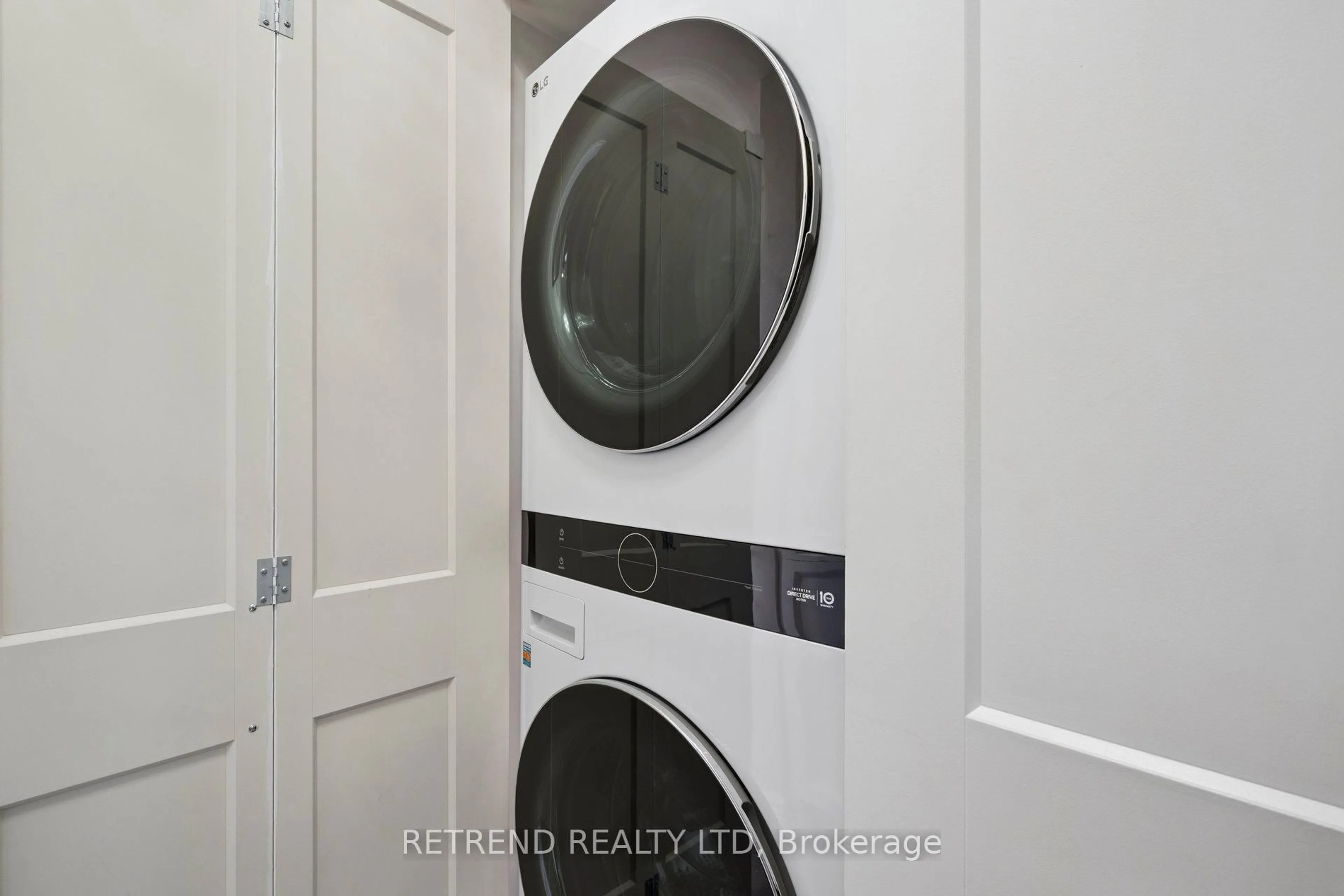 Laundry room for 32 Clarissa Dr #826, Richmond Hill Ontario L4C 9R7