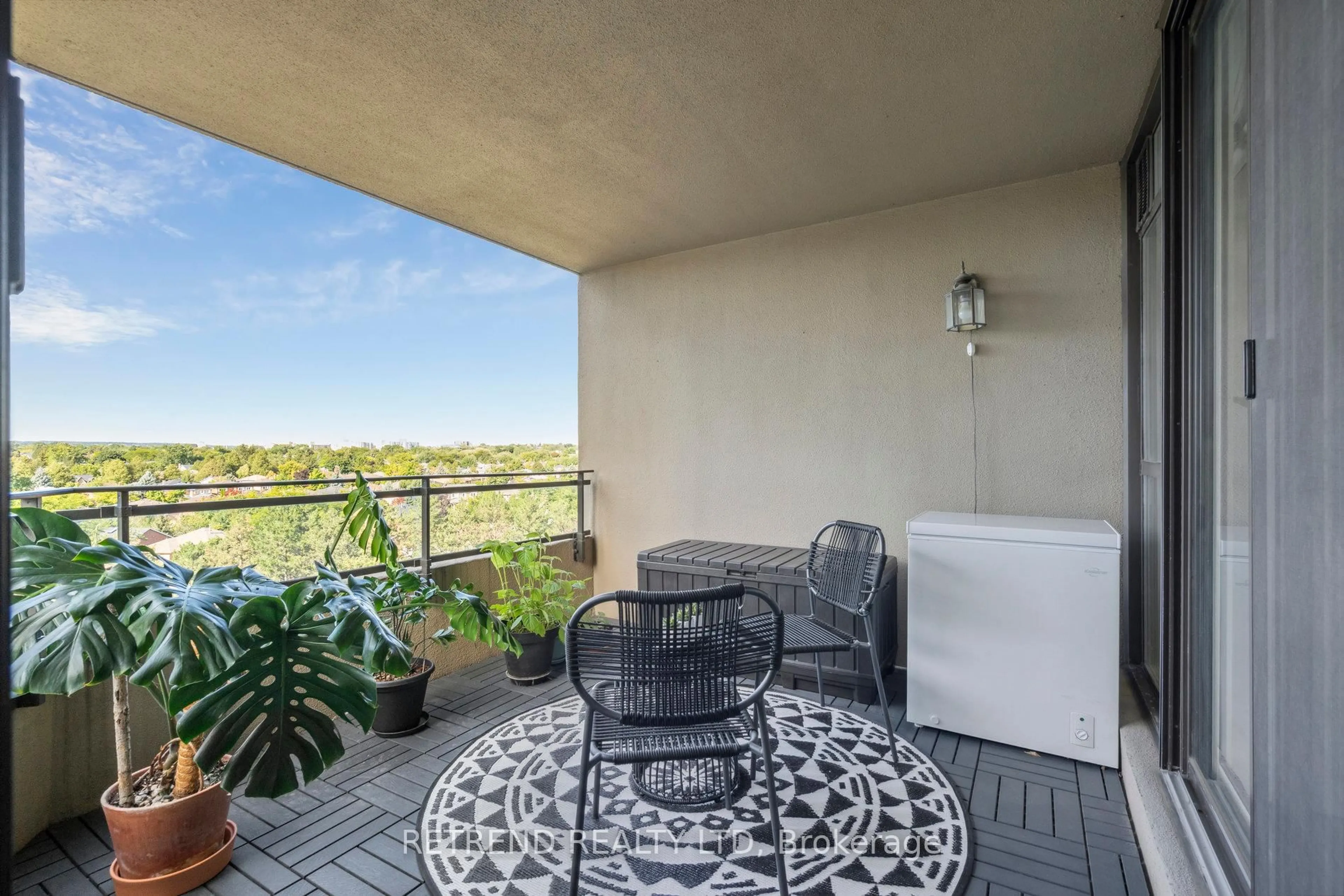 Patio, water/lake/river/ocean view for 32 Clarissa Dr #826, Richmond Hill Ontario L4C 9R7