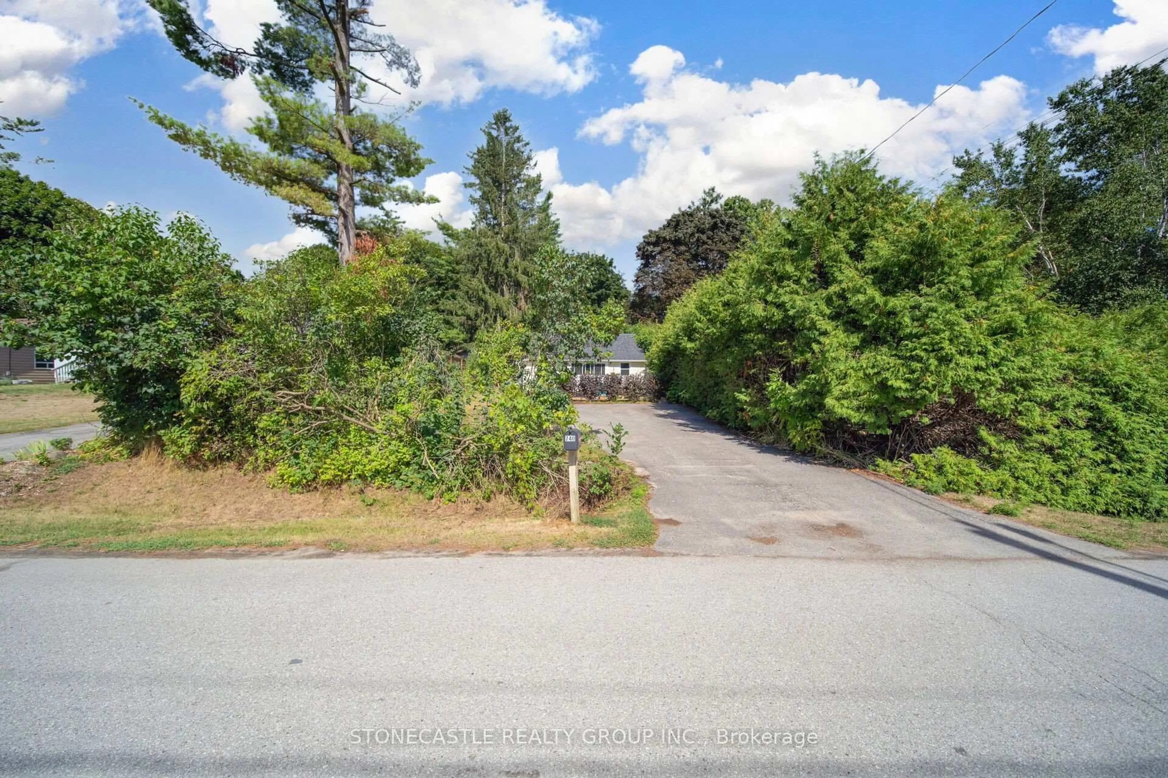 A pic from outside/outdoor area/front of a property/back of a property/a pic from drone, forest/trees view for 740 Lakelands Ave, Innisfil Ontario L9S 4E6