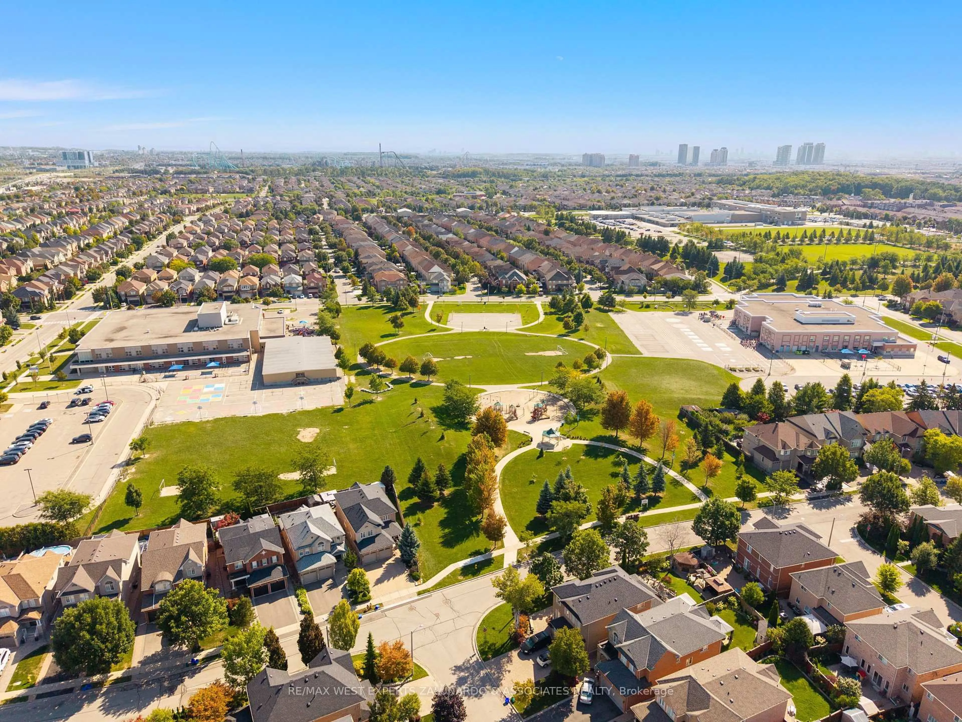 A pic from outside/outdoor area/front of a property/back of a property/a pic from drone, unknown for 322 Vellore Ave, Vaughan Ontario L4H 2Z2