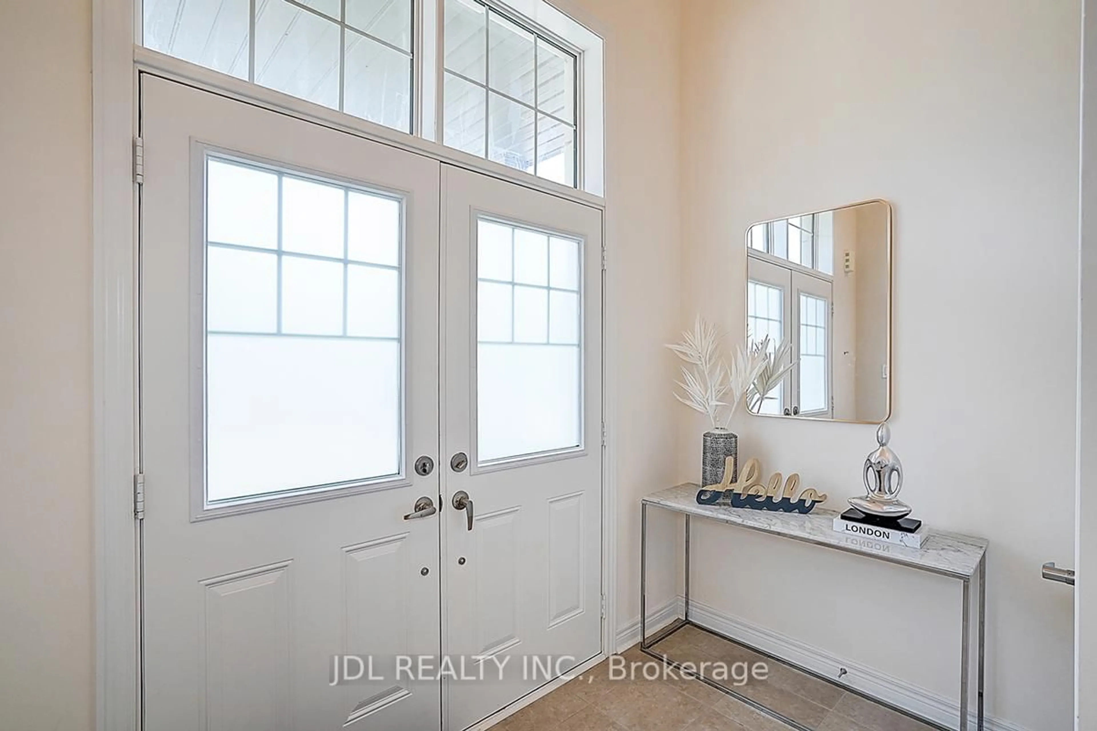 Indoor entryway for 10 Caine St, Richmond Hill Ontario L4S 0H2