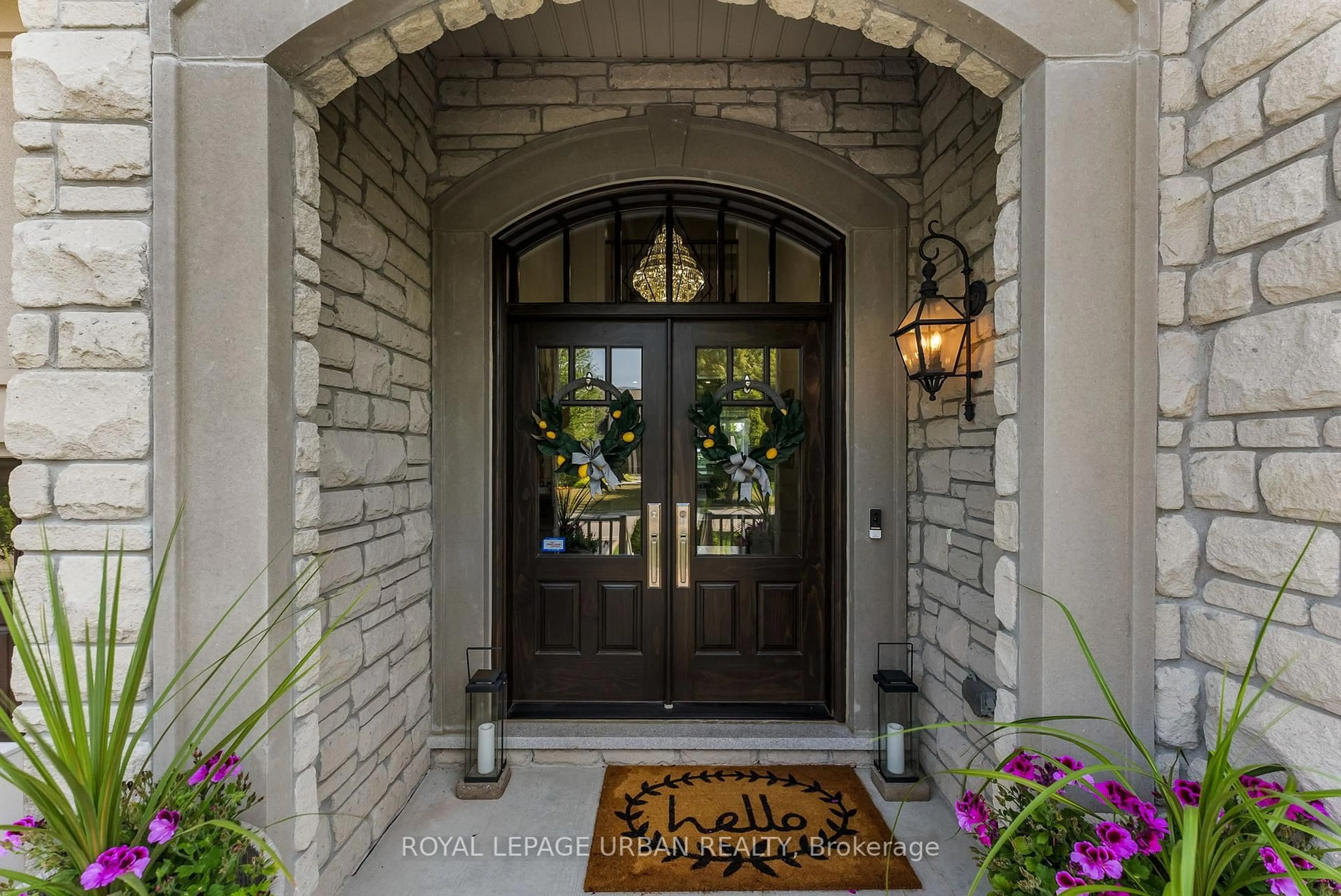 Indoor entryway for 15 Country Club Cres, Uxbridge Ontario L9P 0B8