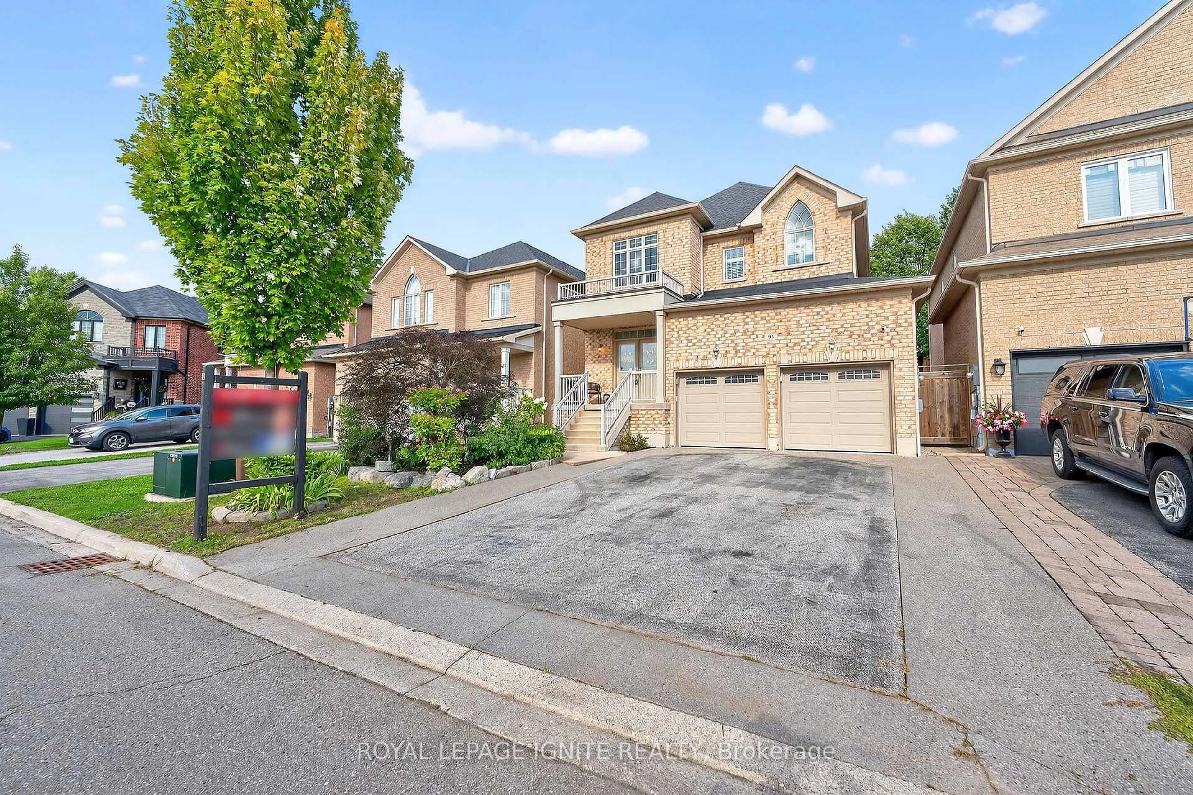 Home with brick exterior material, street for 95 Chelsea Cres, Bradford West Gwillimbury Ontario L3Z 0J7