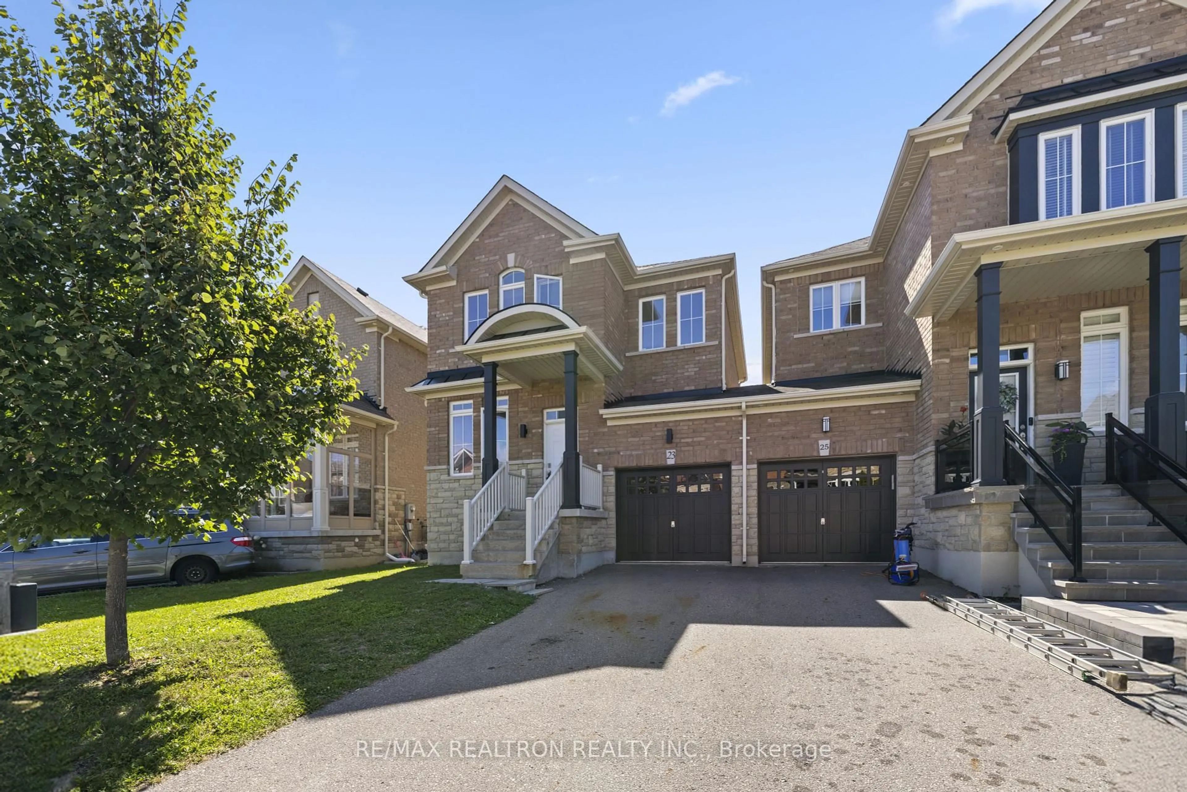 Home with brick exterior material, street for 23 Pavlova Cres, Richmond Hill Ontario L4E 0V8