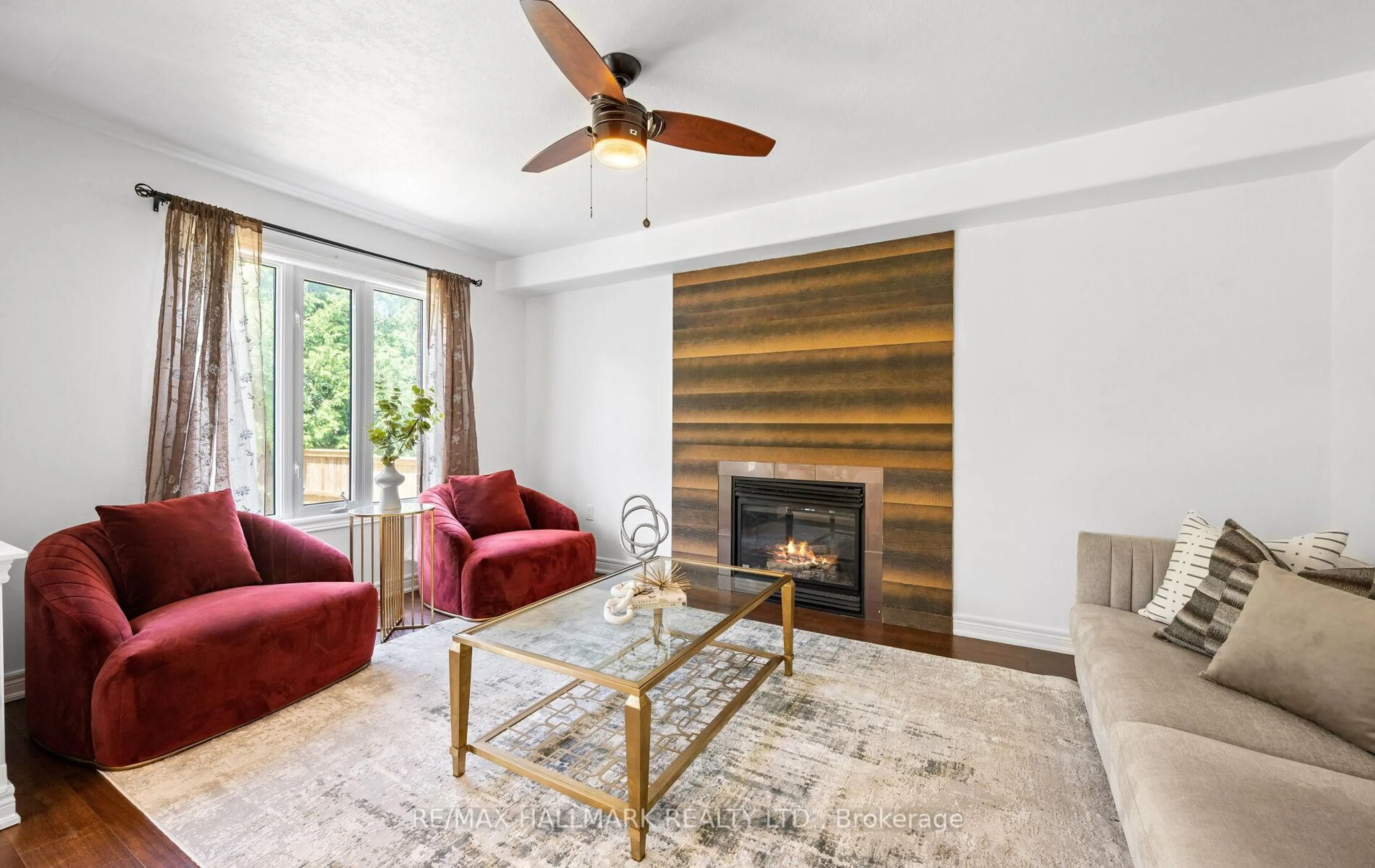 Living room with furniture, unknown for 26 Aishford Rd, Bradford West Gwillimbury Ontario L3Z 3E3