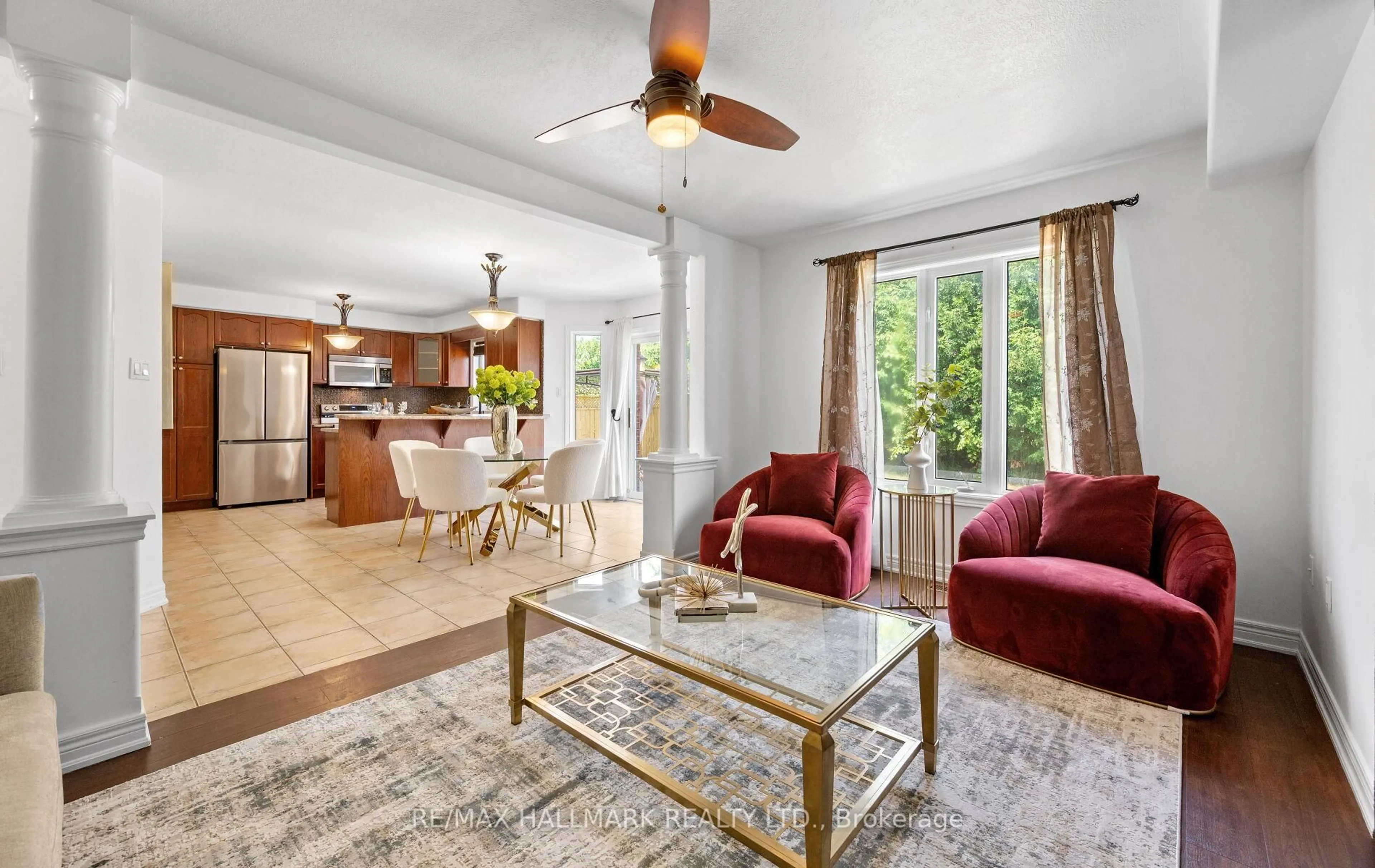 Living room with furniture, unknown for 26 Aishford Rd, Bradford West Gwillimbury Ontario L3Z 3E3