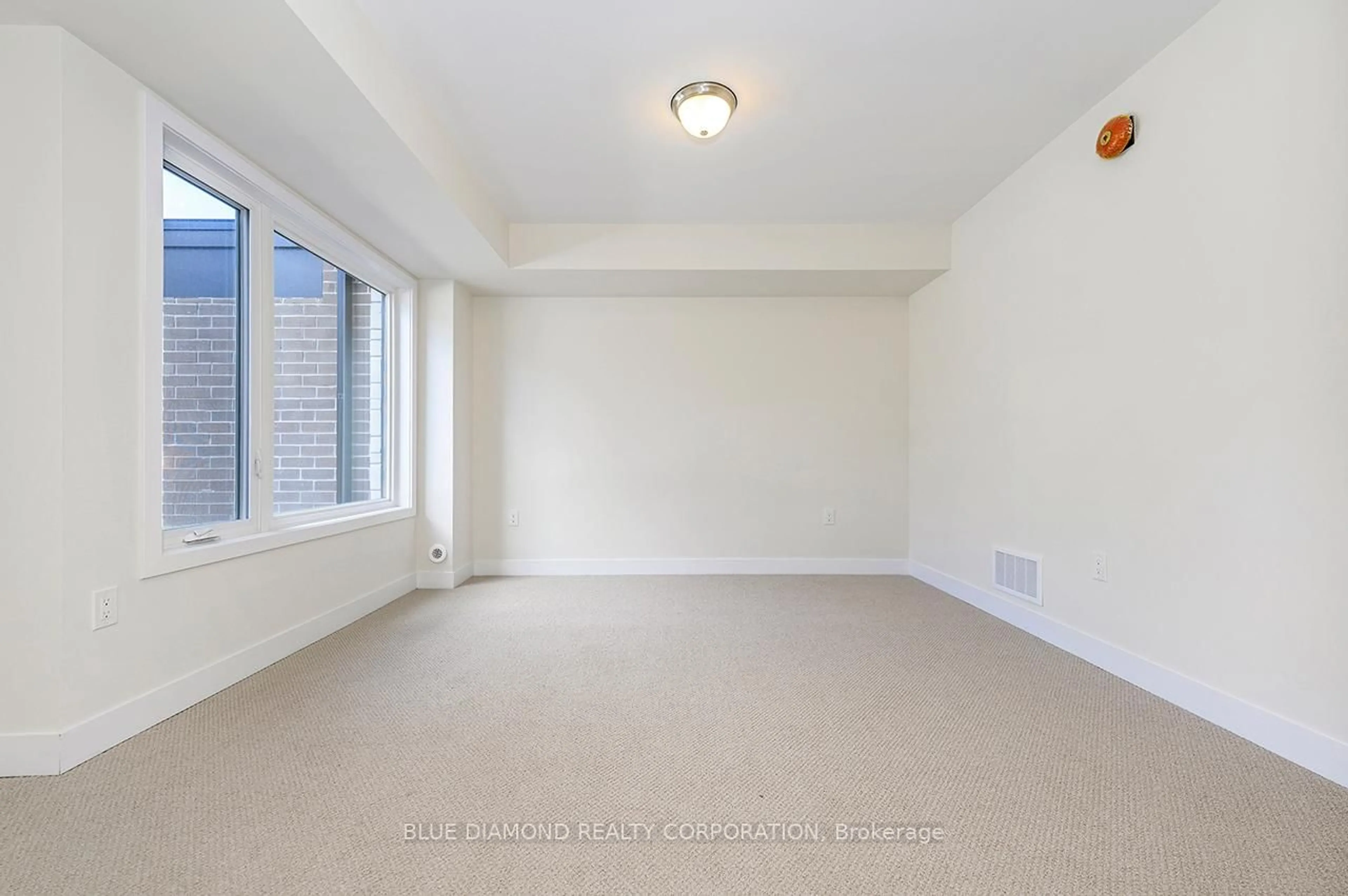 A pic of a room for 141 Credit Lane, Richmond Hill Ontario L4E 1G9