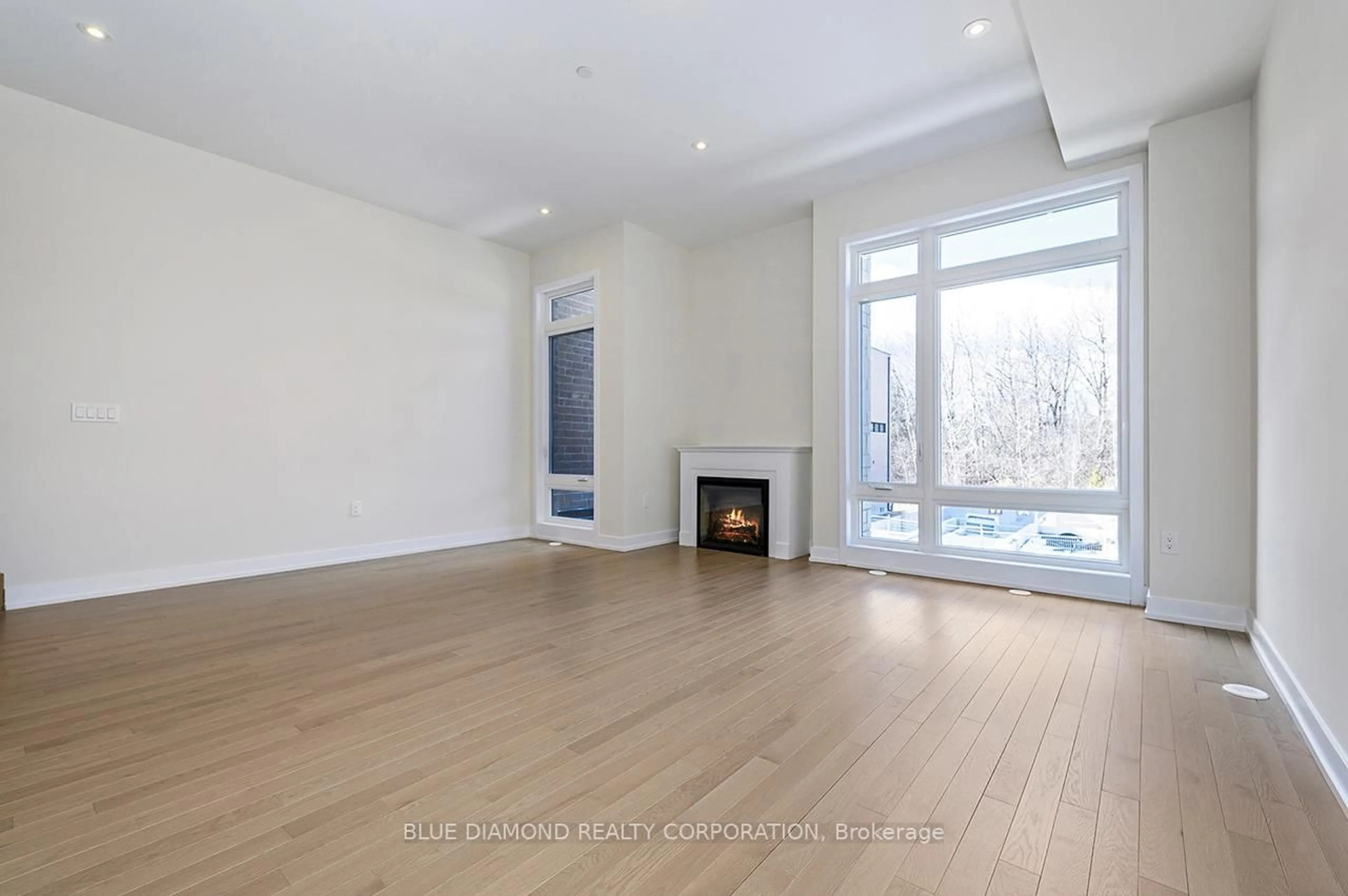 A pic of a room for 141 Credit Lane, Richmond Hill Ontario L4E 1G9