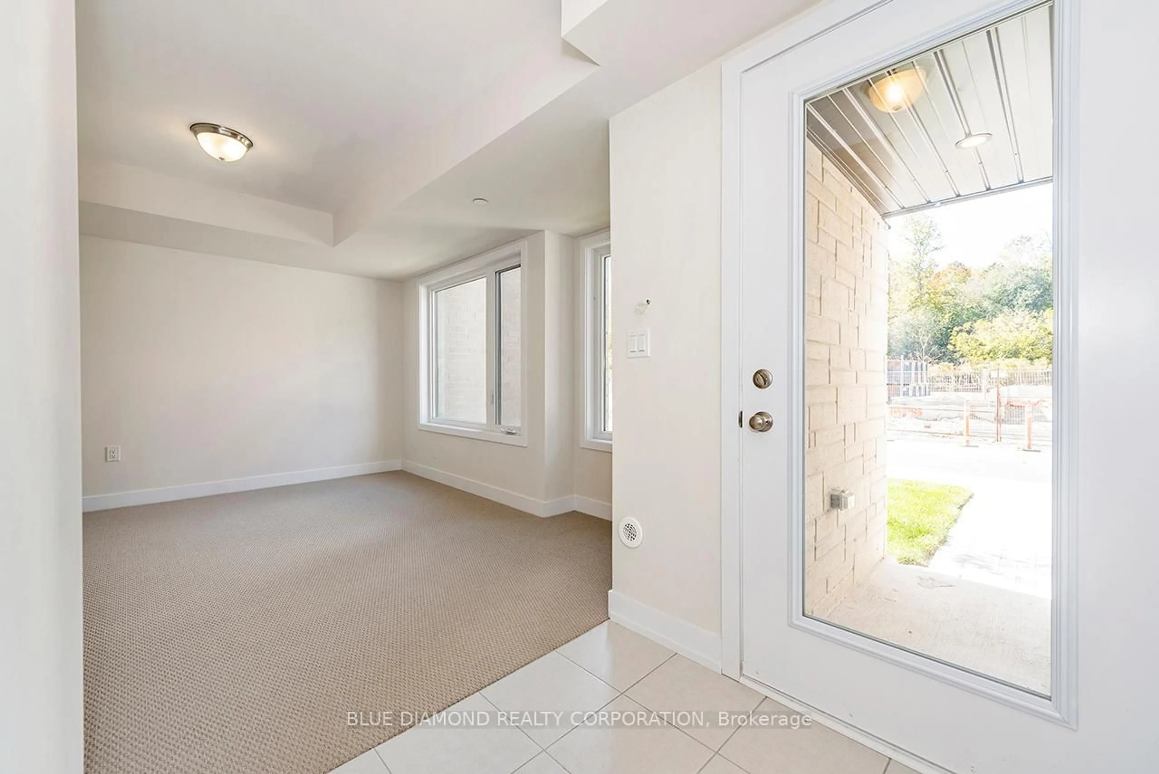 Indoor entryway for 149 Credit Lane, Richmond Hill Ontario L4E 1G9