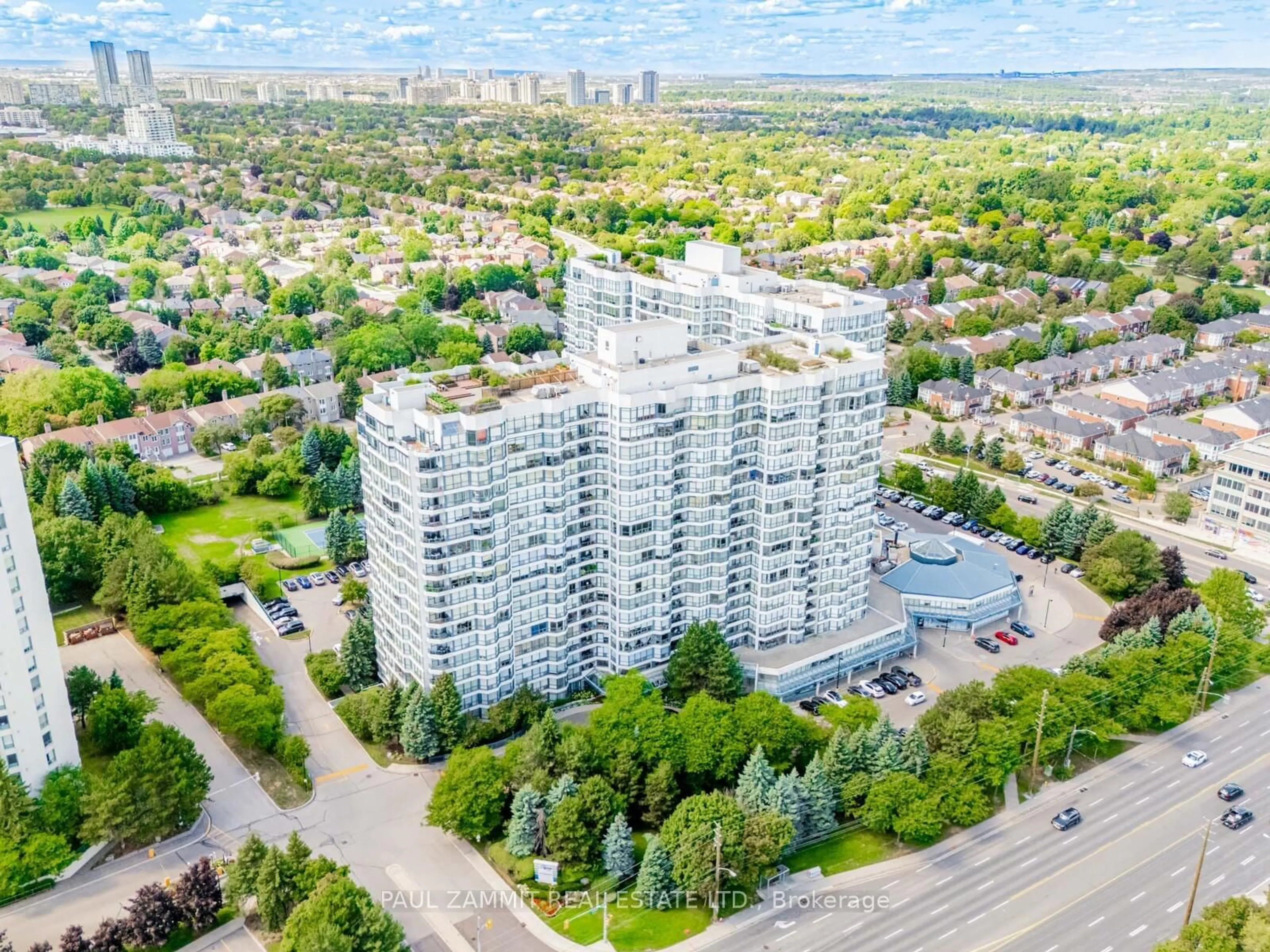 A pic from outside/outdoor area/front of a property/back of a property/a pic from drone, city buildings view from balcony for 7300 Yonge St #1102, Vaughan Ontario L4J 7Y5