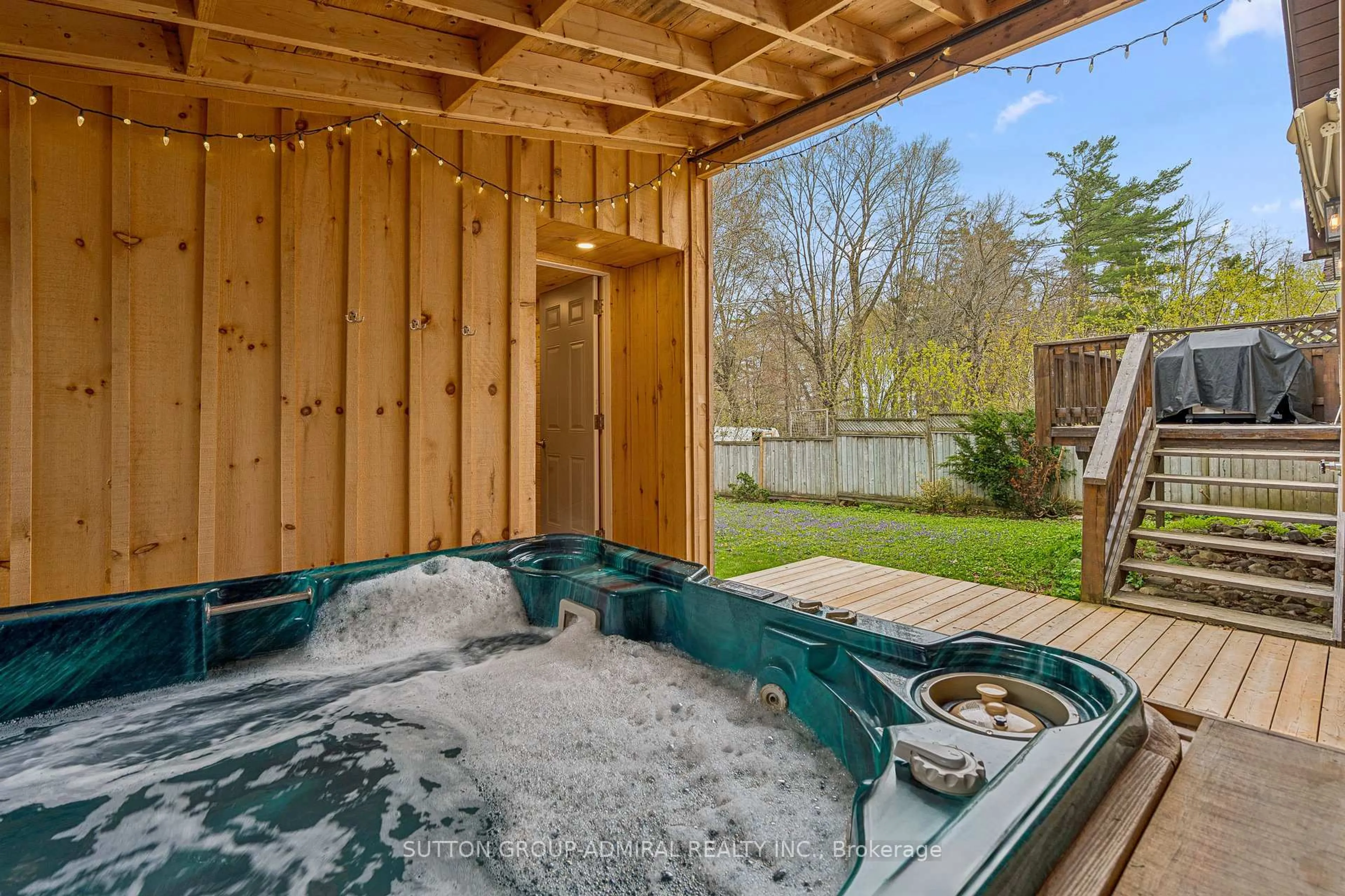 Patio, water/lake/river/ocean view for 2059 Northern Ave, Innisfil Ontario L9S 1Z4