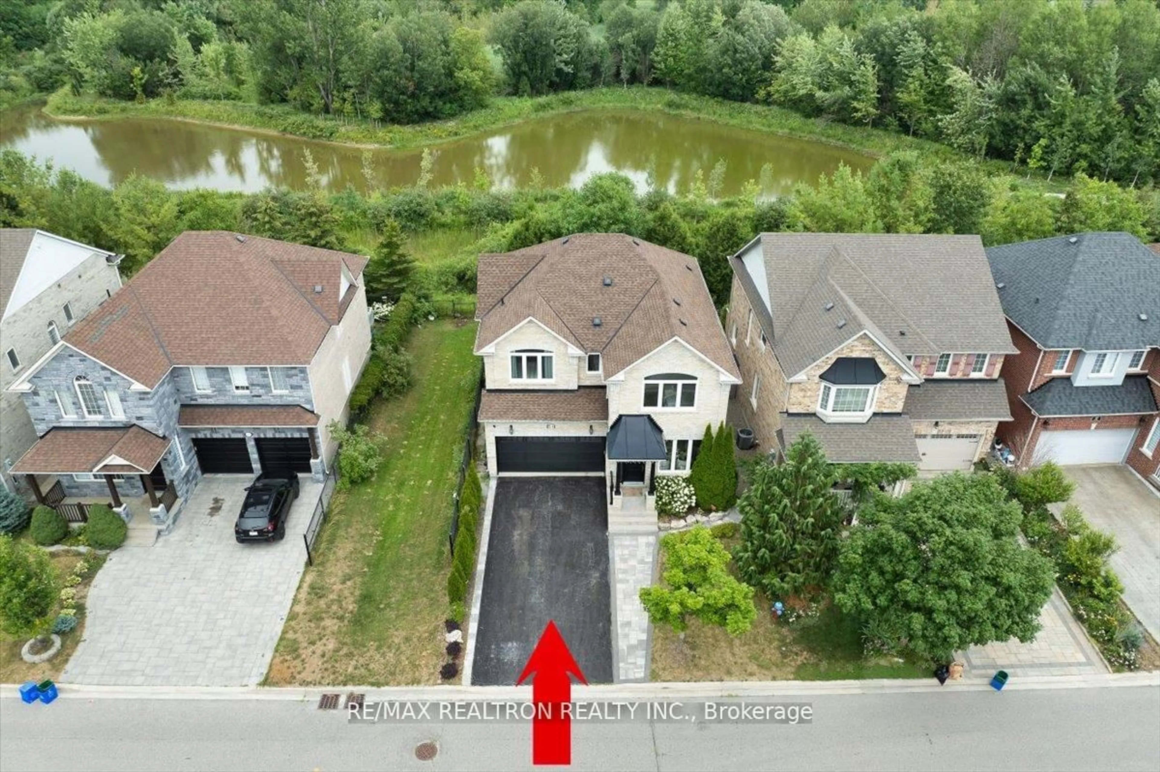 A pic from outside/outdoor area/front of a property/back of a property/a pic from drone, water/lake/river/ocean view for 51 Verdi Rd, Richmond Hill Ontario L4E 4P7