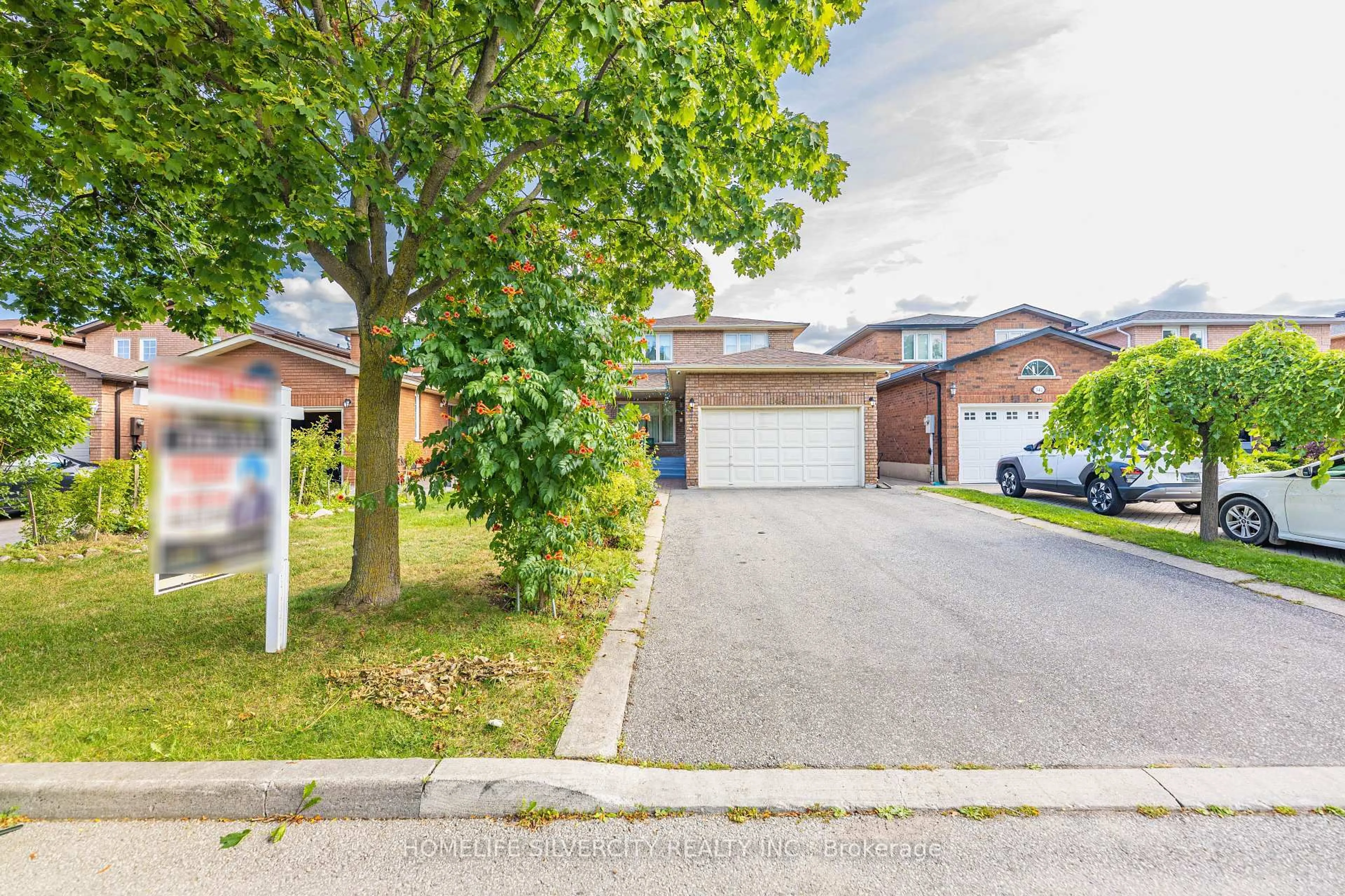 A pic from outside/outdoor area/front of a property/back of a property/a pic from drone, street for 144 Jackman Cres, Vaughan Ontario L4L 6P1