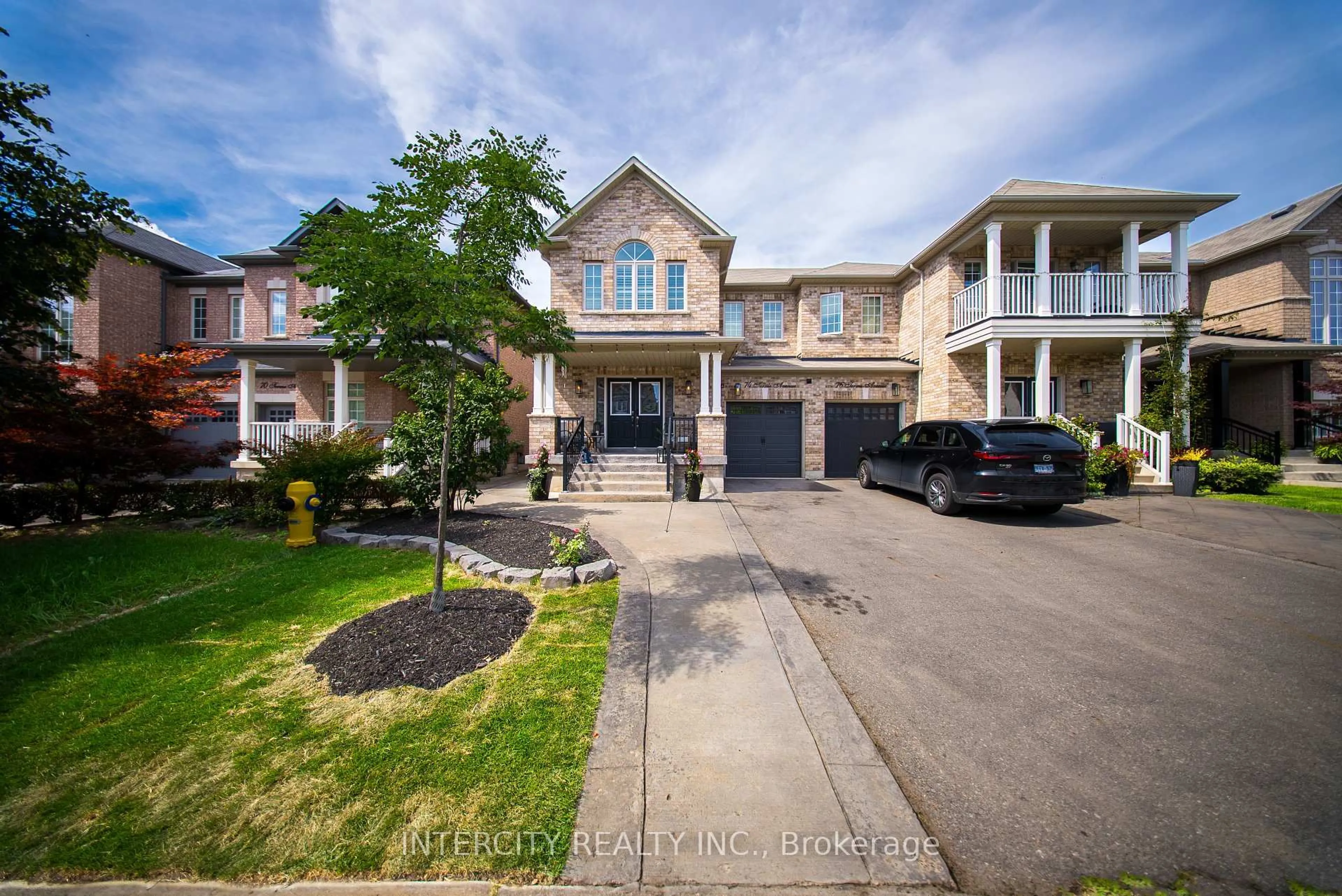 A pic from outside/outdoor area/front of a property/back of a property/a pic from drone, street for 74 Terme Ave, Vaughan Ontario L4H 0R7