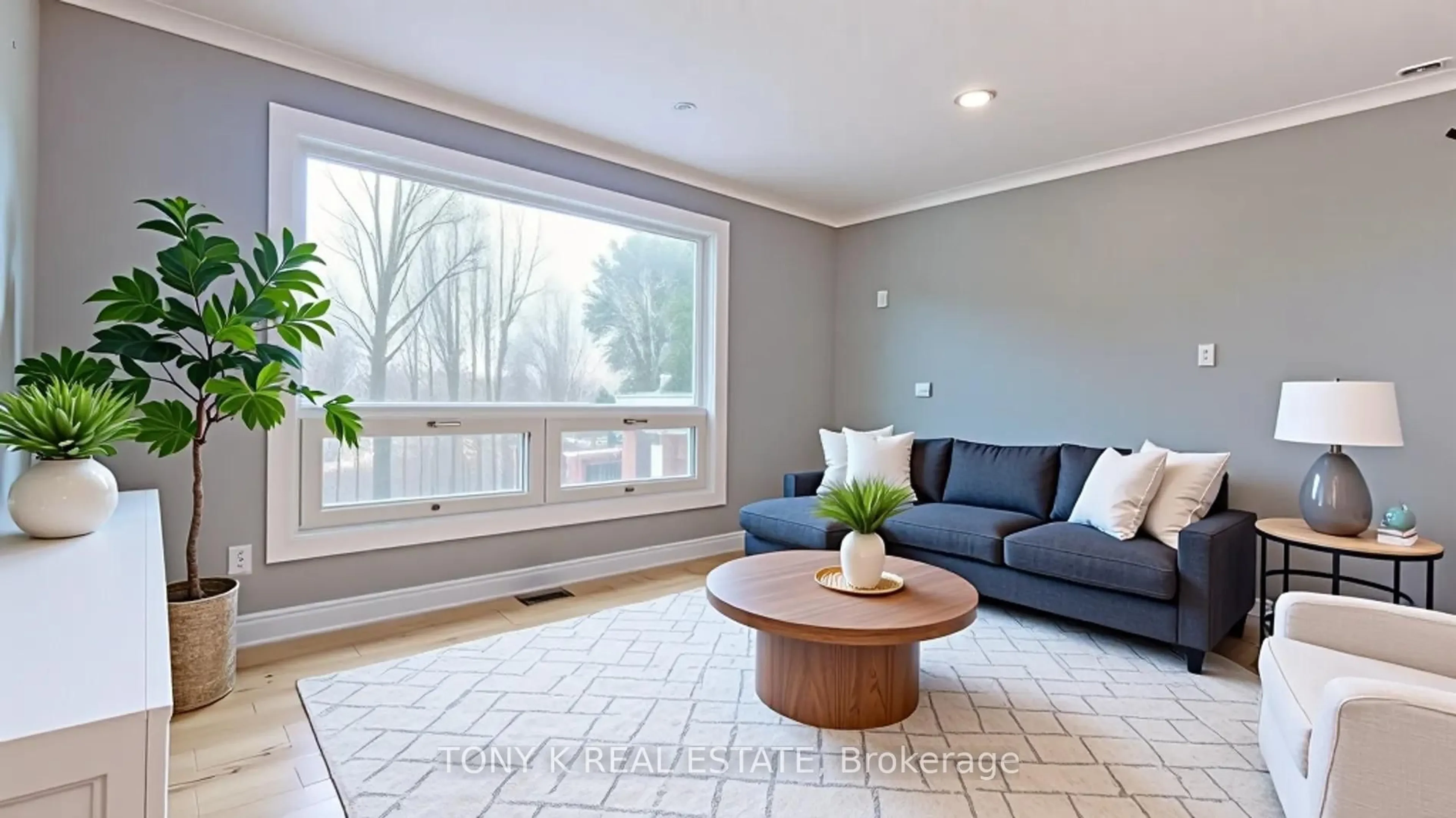Living room with furniture, unknown for 5 Pineway Ave, Georgina Ontario L4P 1X8