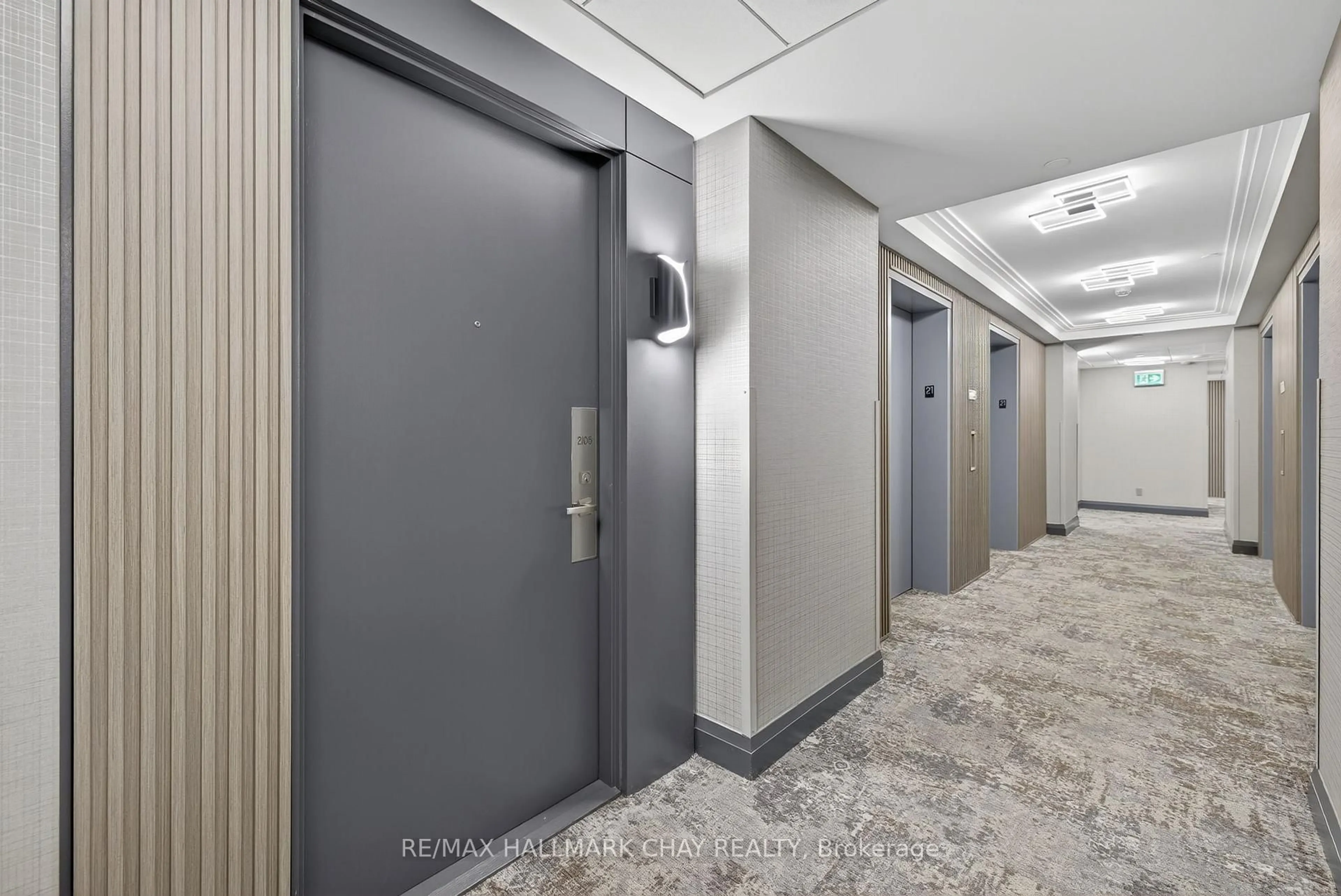 Indoor foyer for 7171 Yonge St #2105, Markham Ontario L3T 0C5