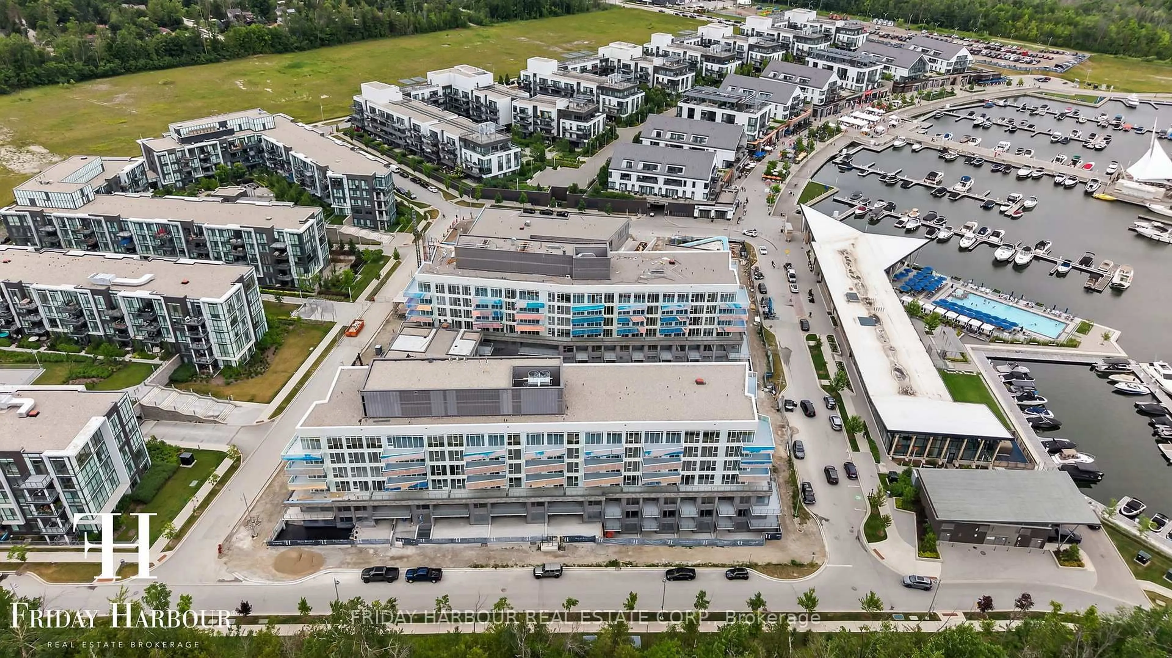 A pic from outside/outdoor area/front of a property/back of a property/a pic from drone, unknown for 333 Sunseeker Ave #201, Innisfil Ontario L9R 0R6