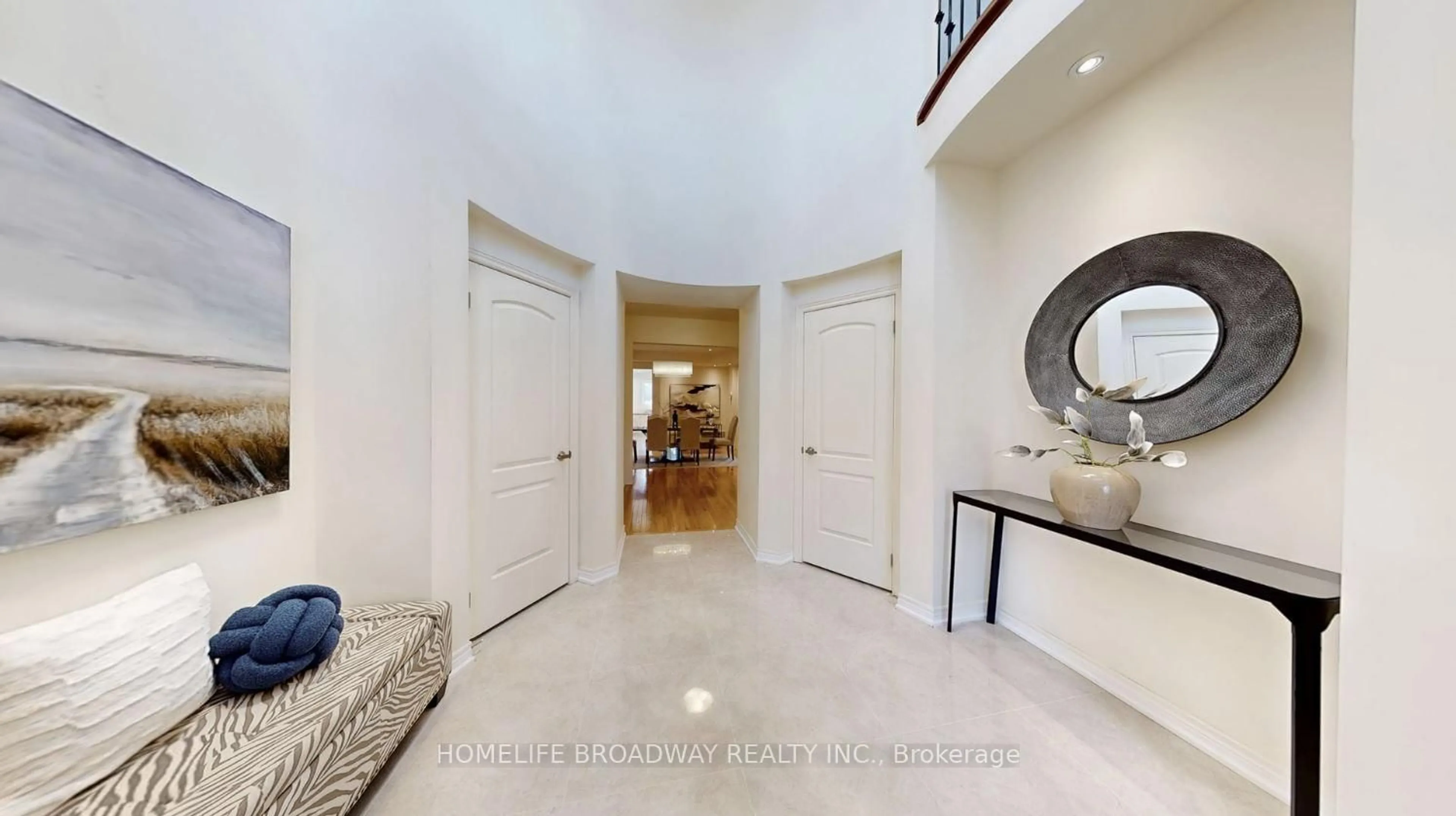 Indoor foyer for 25 Horse Rake Rd, Vaughan Ontario L6A 4X5