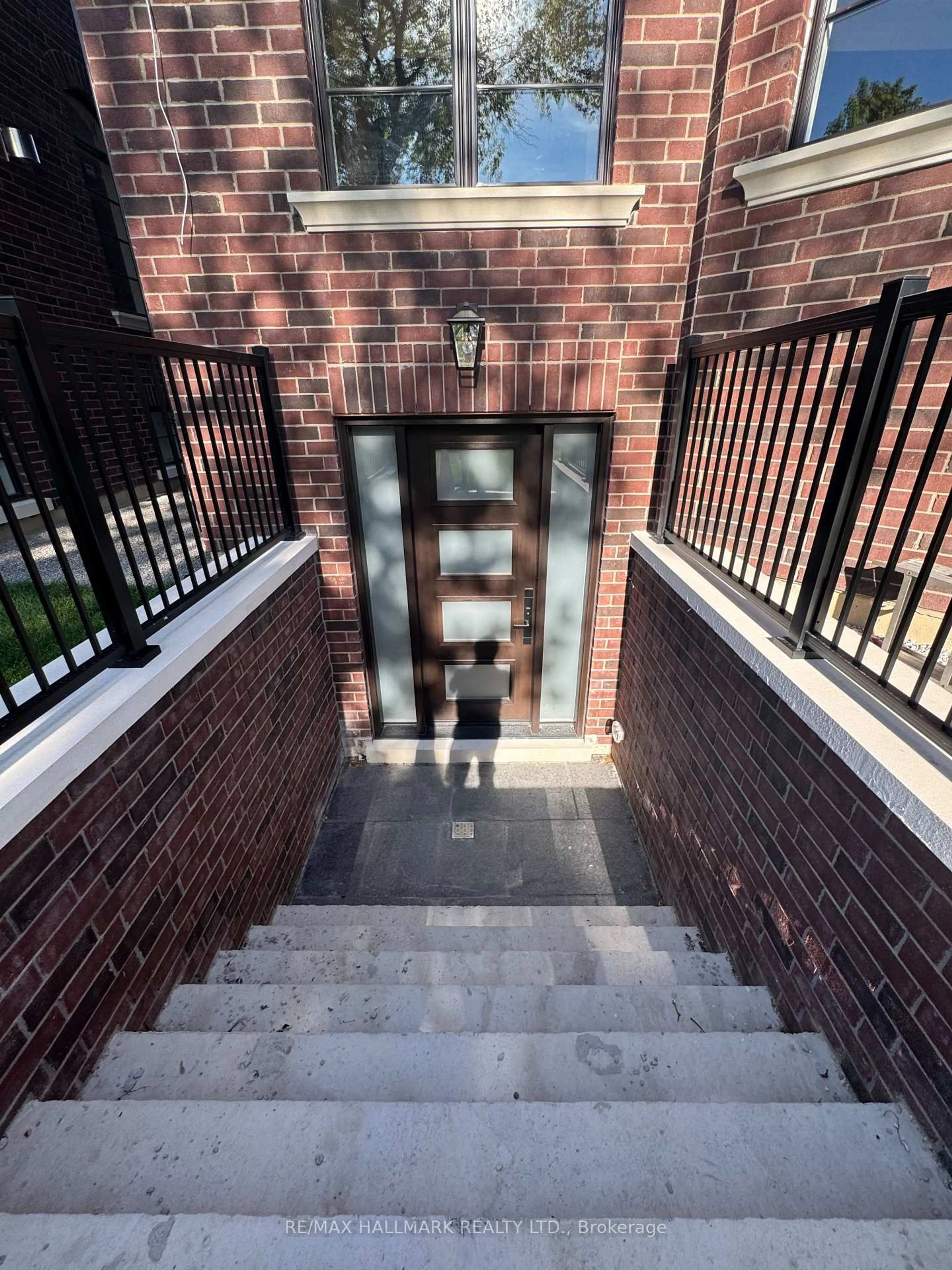 Unknown for 152 Olde Bayview Ave, Richmond Hill Ontario L4E 3C6
