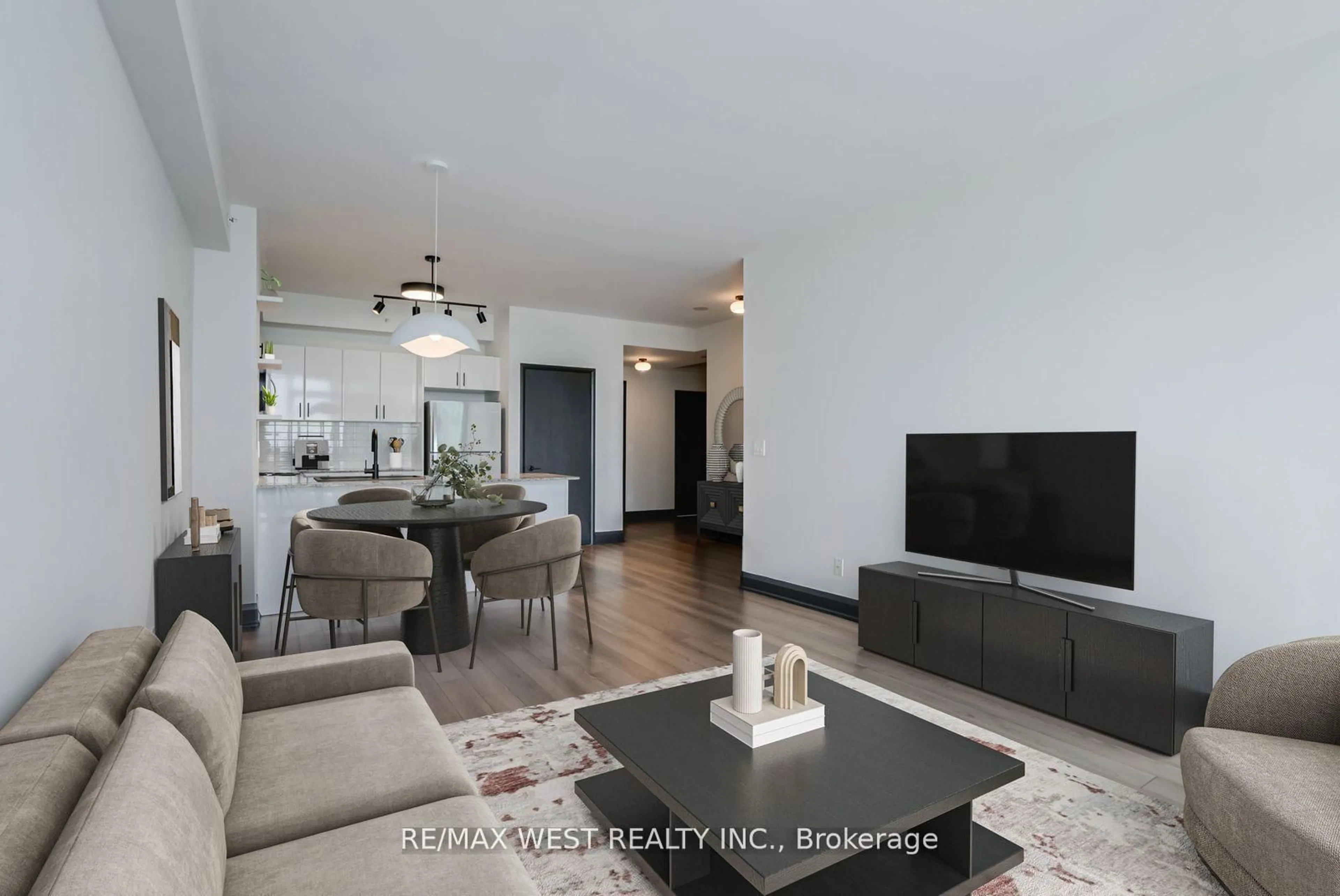 Living room with furniture, unknown for 2900 Highway 7 Rd #606, Vaughan Ontario L4K 0G3