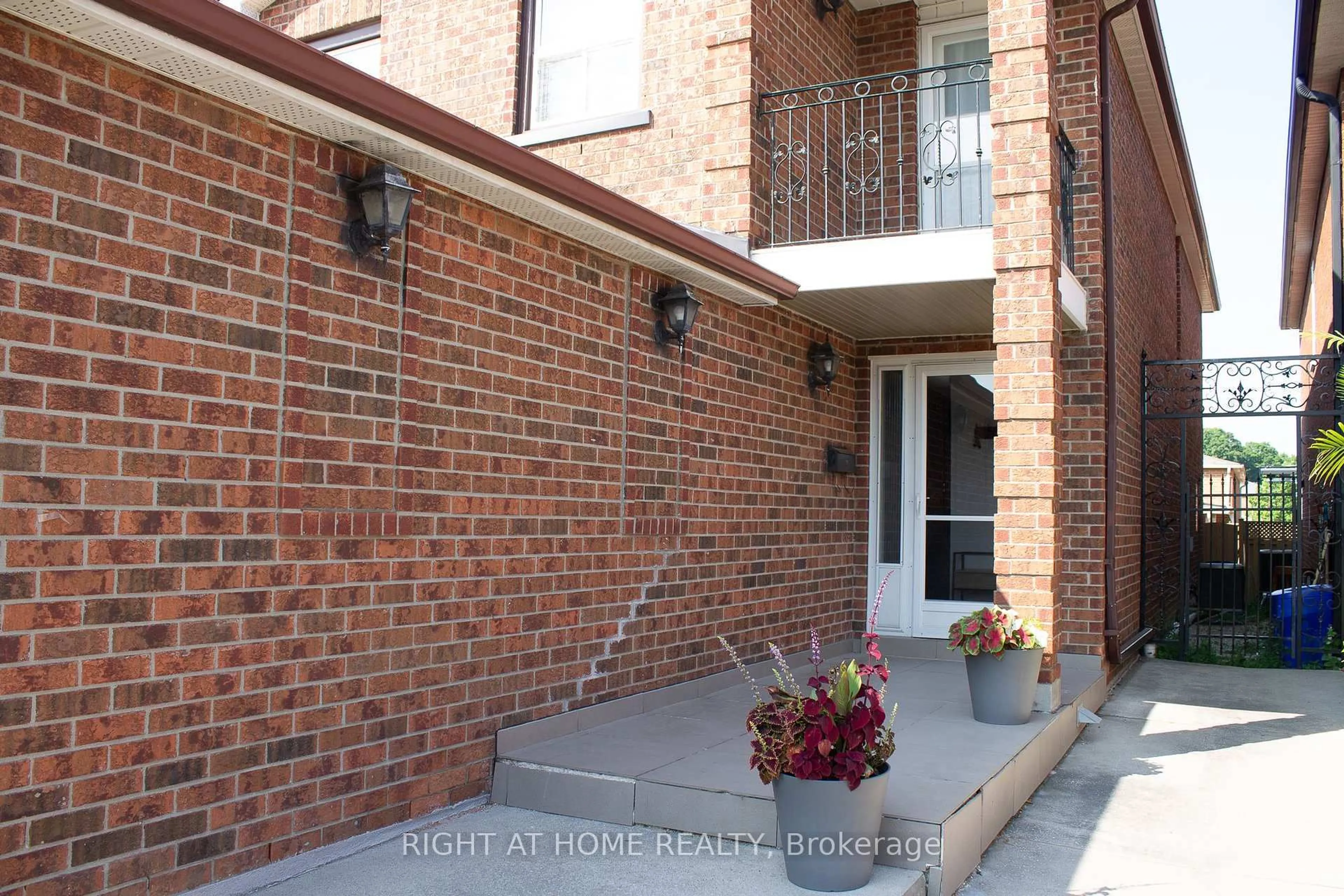 Unknown for 8 Terra Rd, Vaughan Ontario L4L 3J5