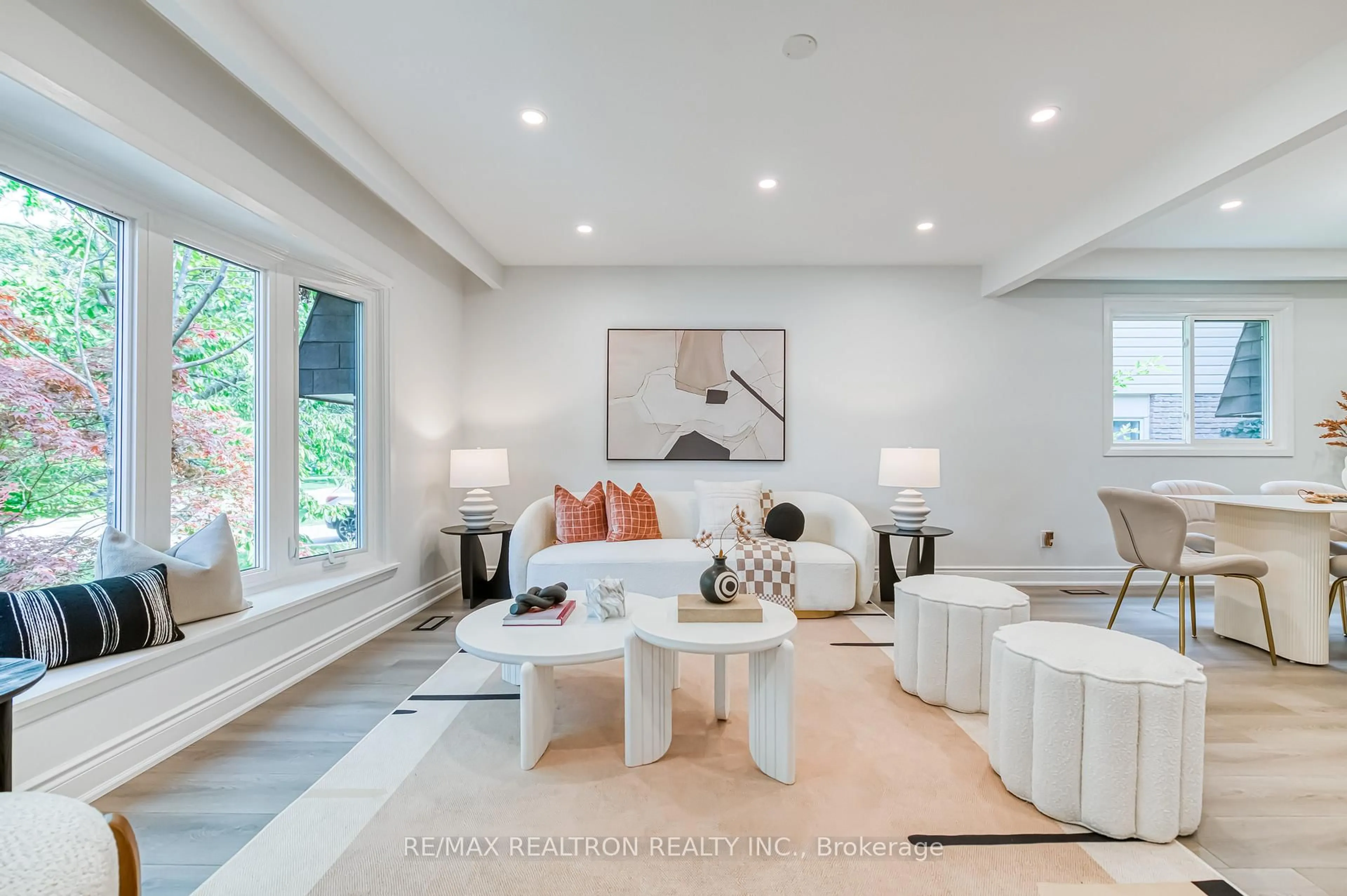 Living room with furniture, unknown for 39 Ferrah St, Markham Ontario L3R 1N6