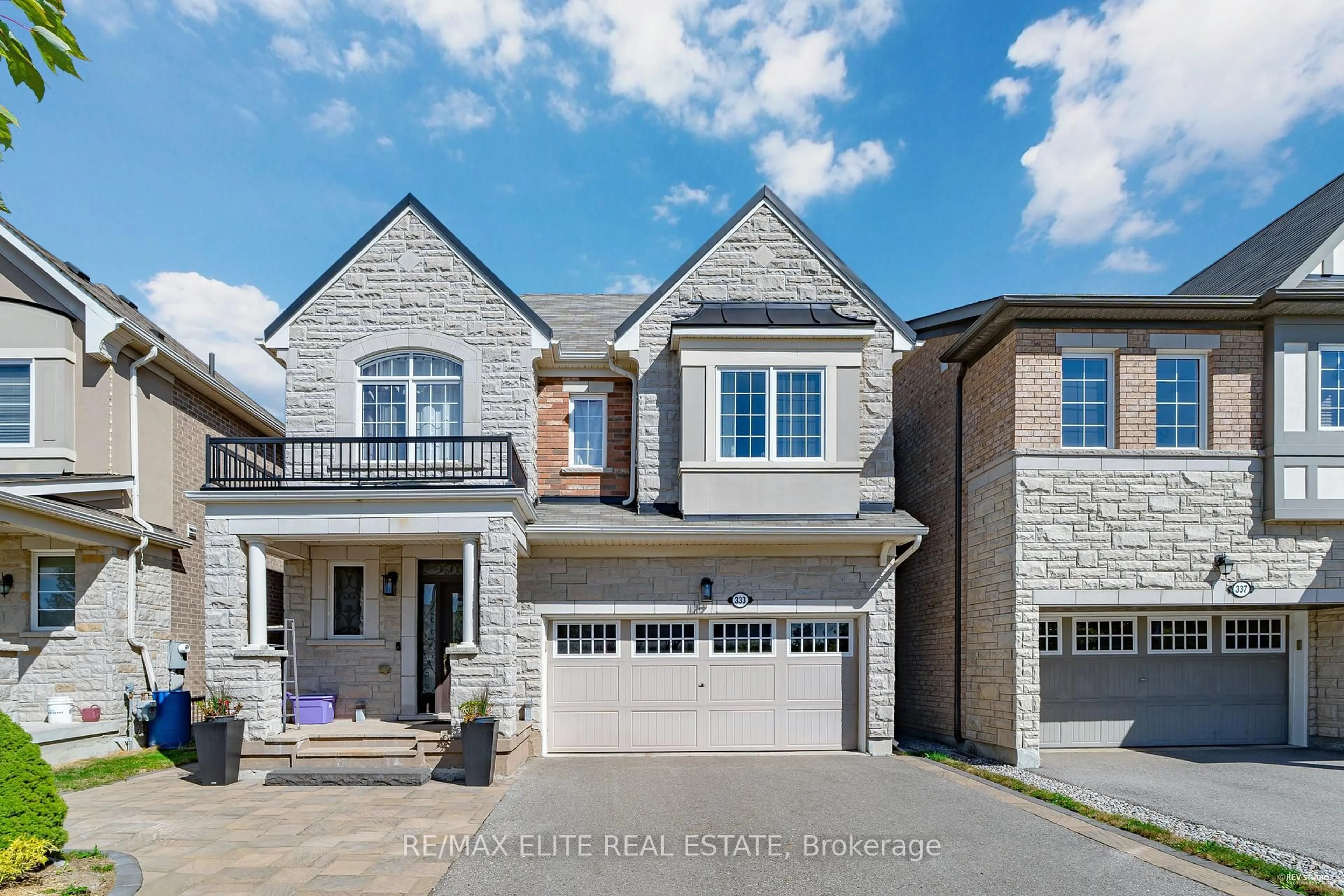 Home with brick exterior material, street for 333 Thomas Phillips Dr, Aurora Ontario L4G 0T3
