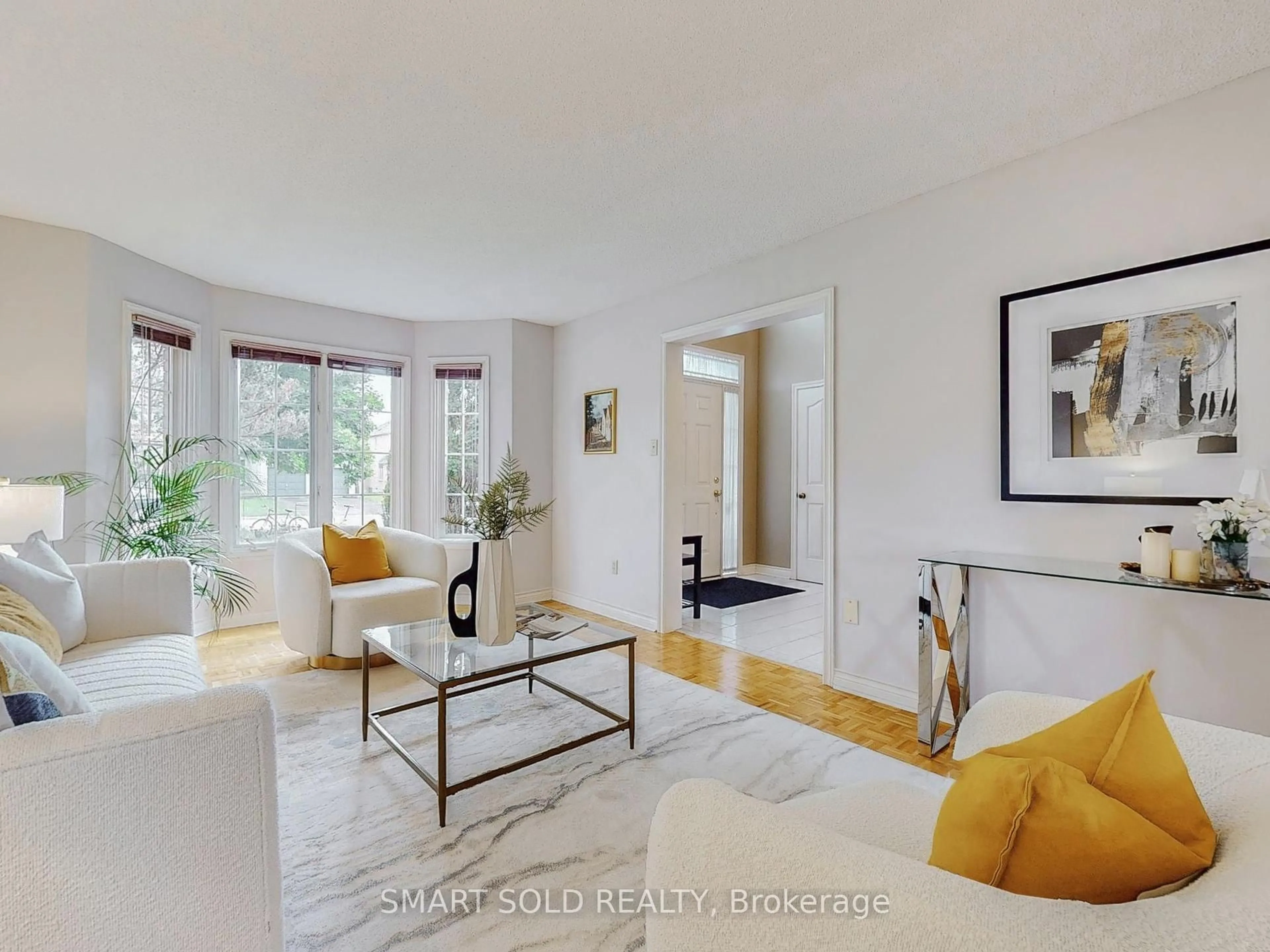Living room with furniture, unknown for 611 Gagnon Pl, Newmarket Ontario L3X 1V8