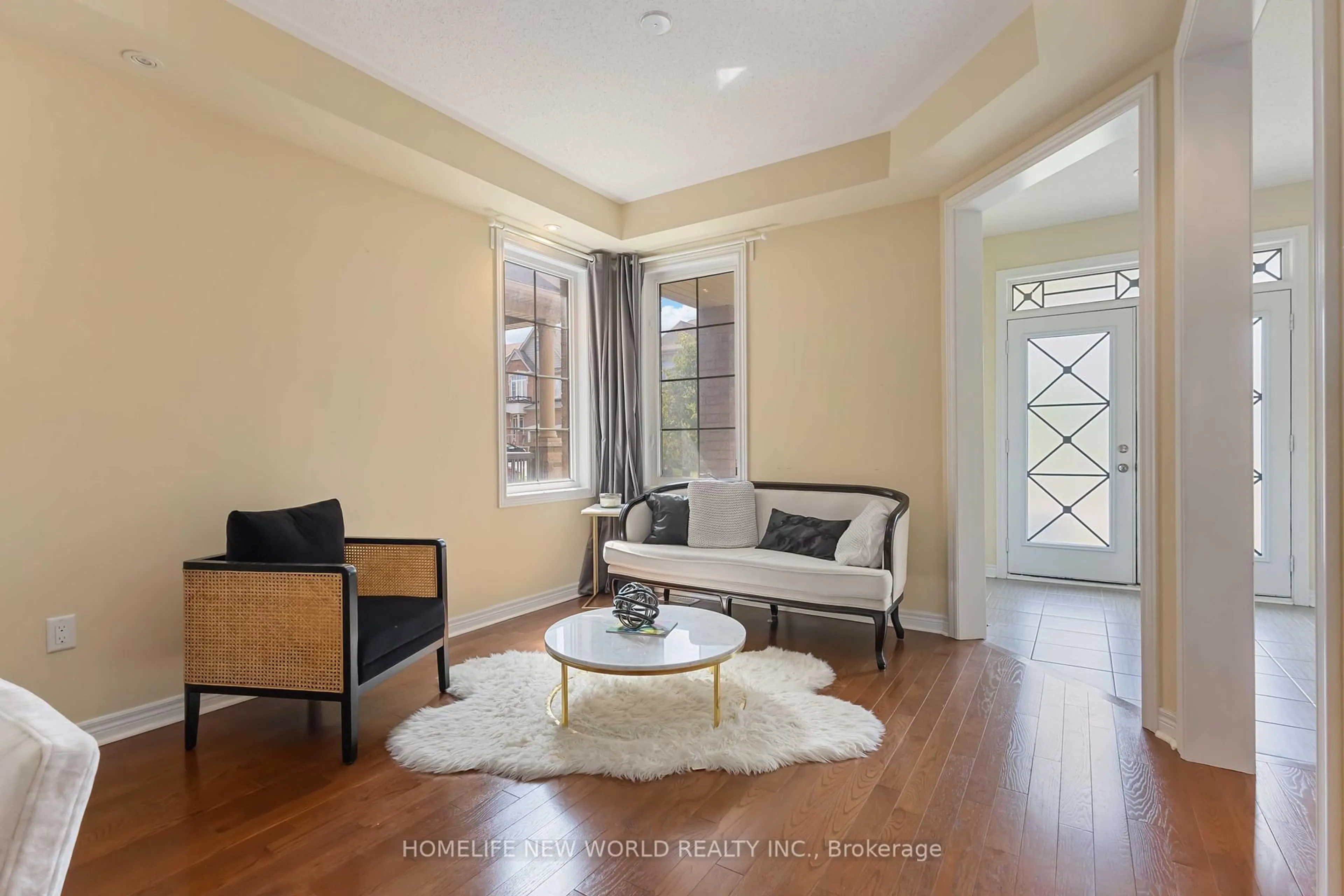 Indoor entryway for 44 Dame Gruev Dr, Markham Ontario L6E 0M4