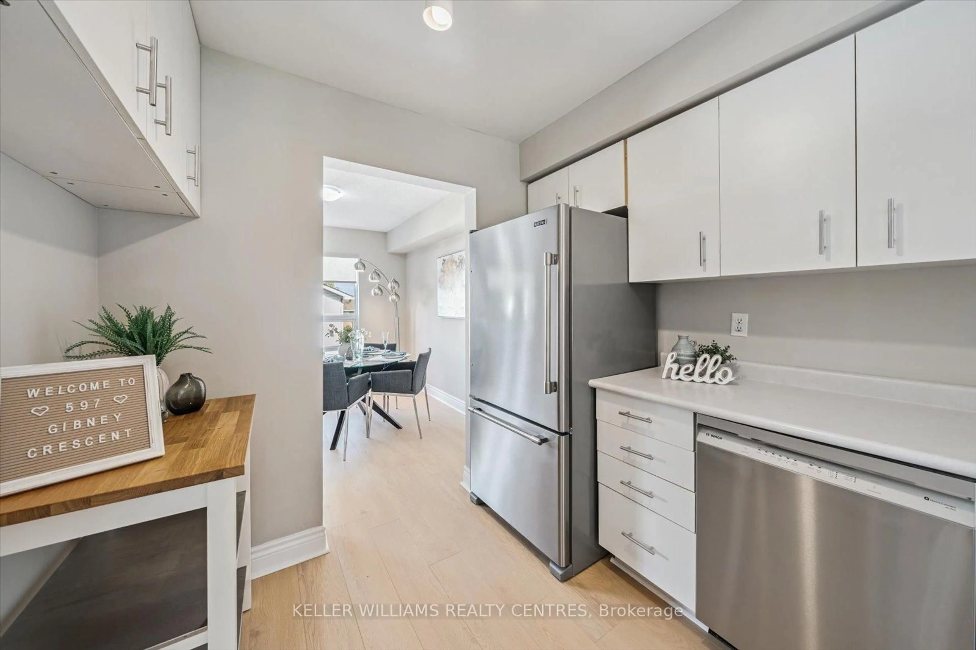Unknown for 597 Gibney Cres, Newmarket Ontario L3X 1Y3