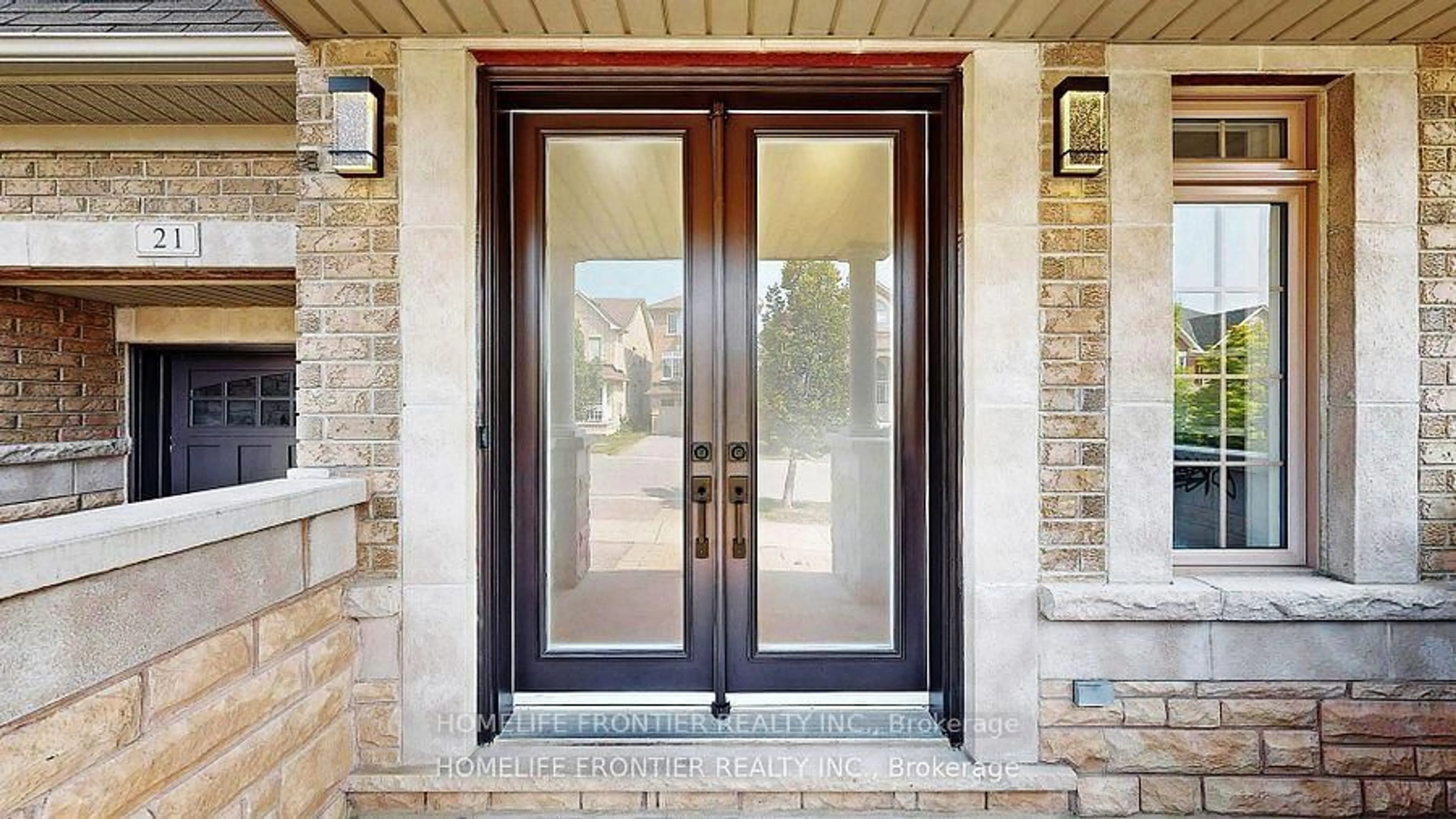 Indoor entryway for 21 Givon St, Vaughan Ontario L6A 0W2