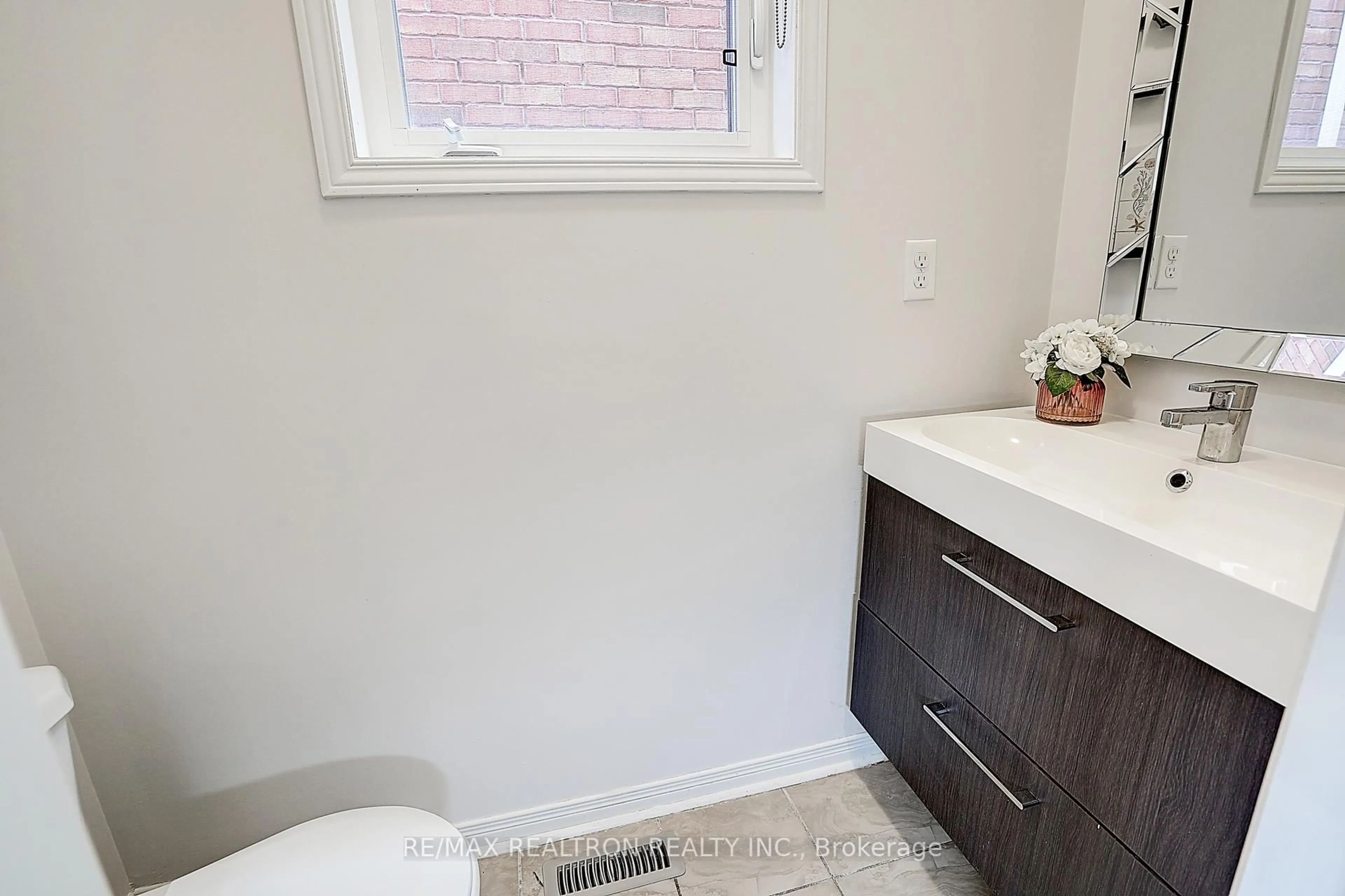 Unknown for 30 Big Hill Cres, Vaughan Ontario L6A 4S1