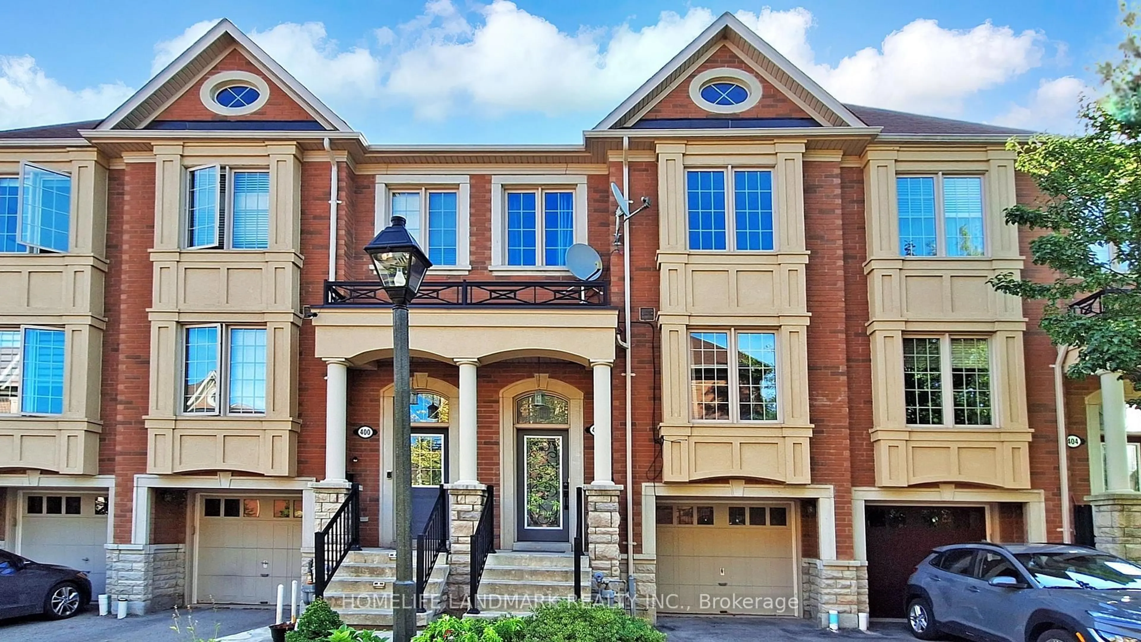 Home with brick exterior material, street for 402 Gerald Brady Lane, Newmarket Ontario L3Y 0A8