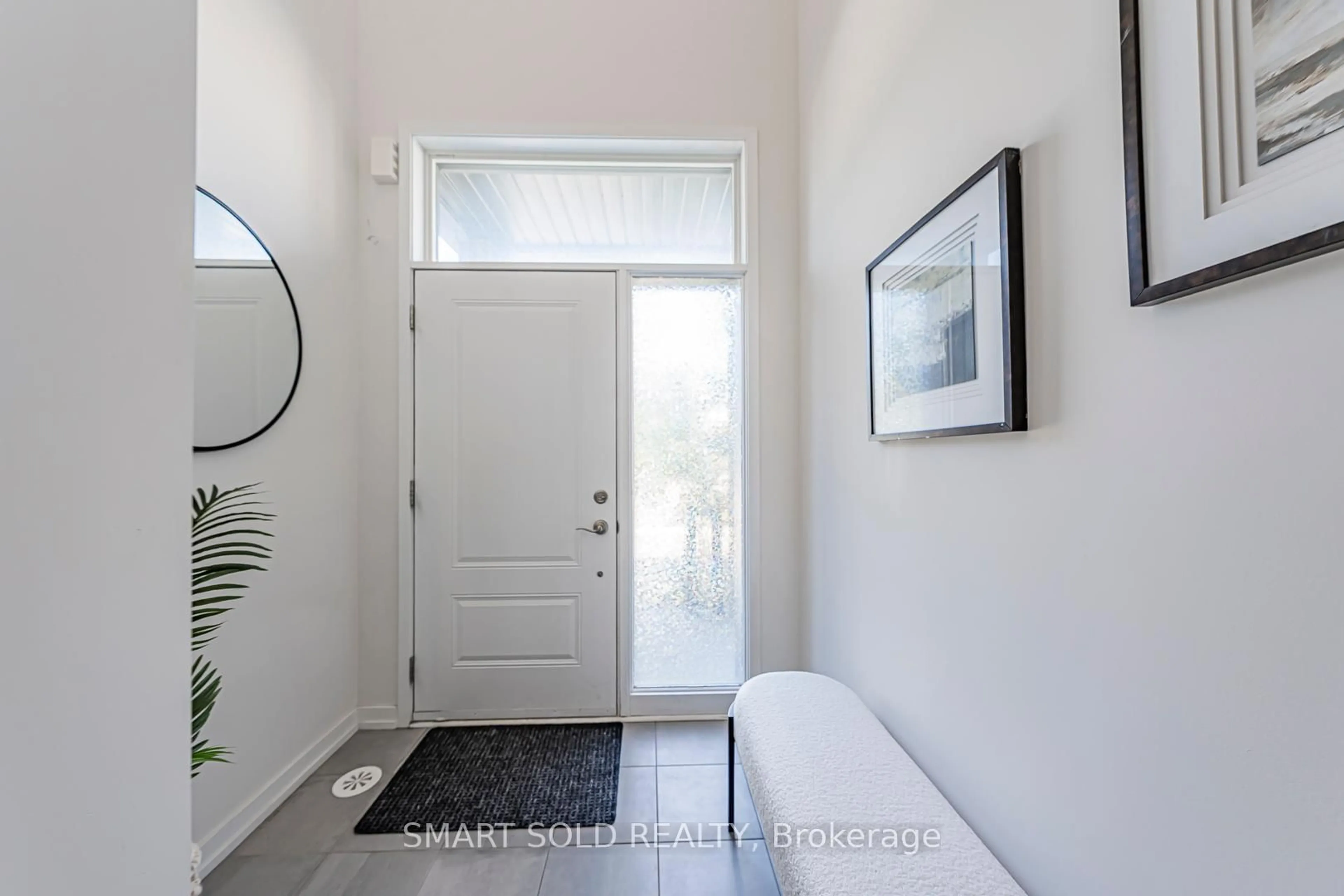 Indoor entryway for 17 Armillo Pl, Markham Ontario L6E 0V4