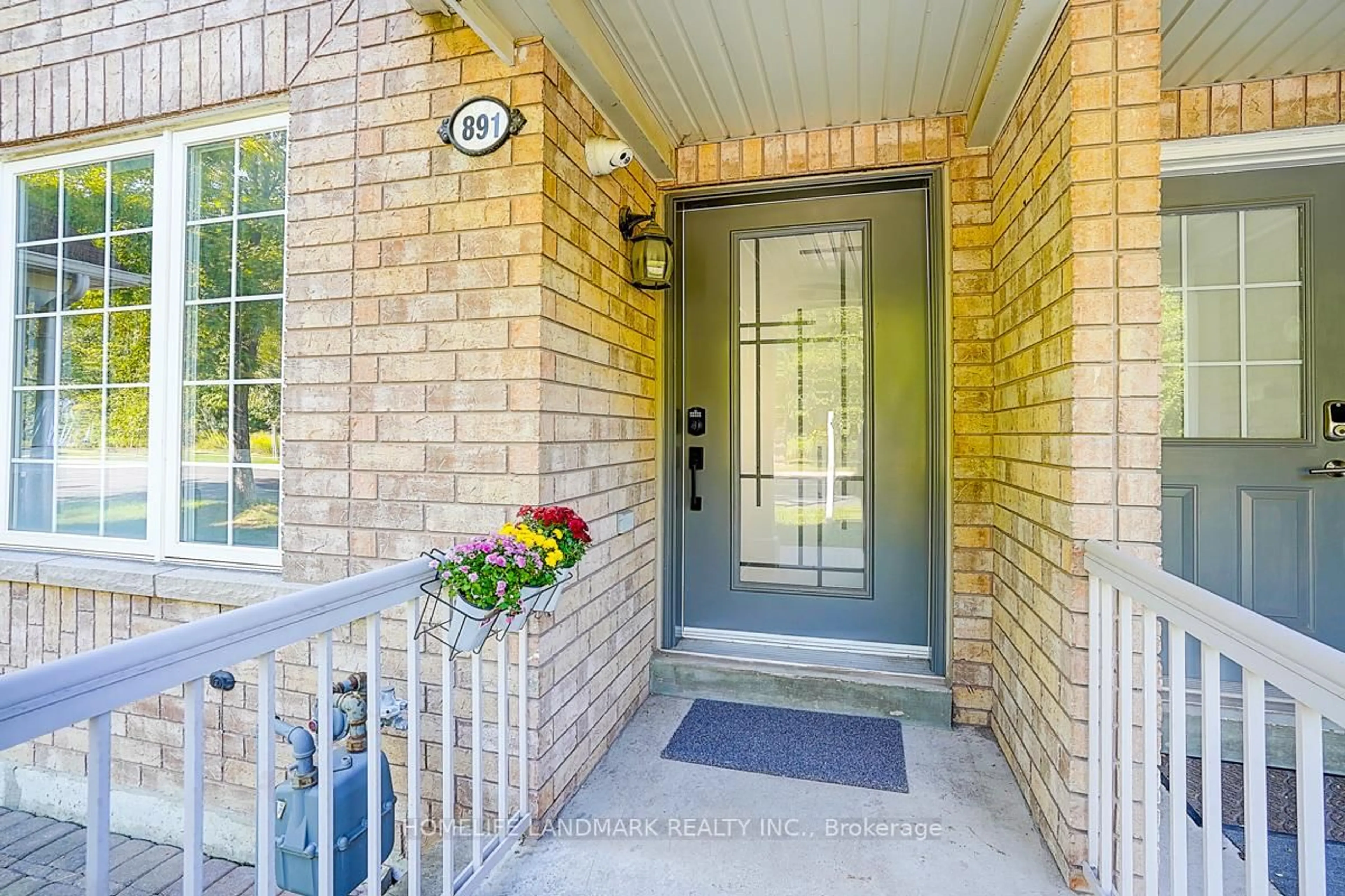 Indoor entryway for 891 Bur Oak Ave, Markham Ontario L6E 1W8
